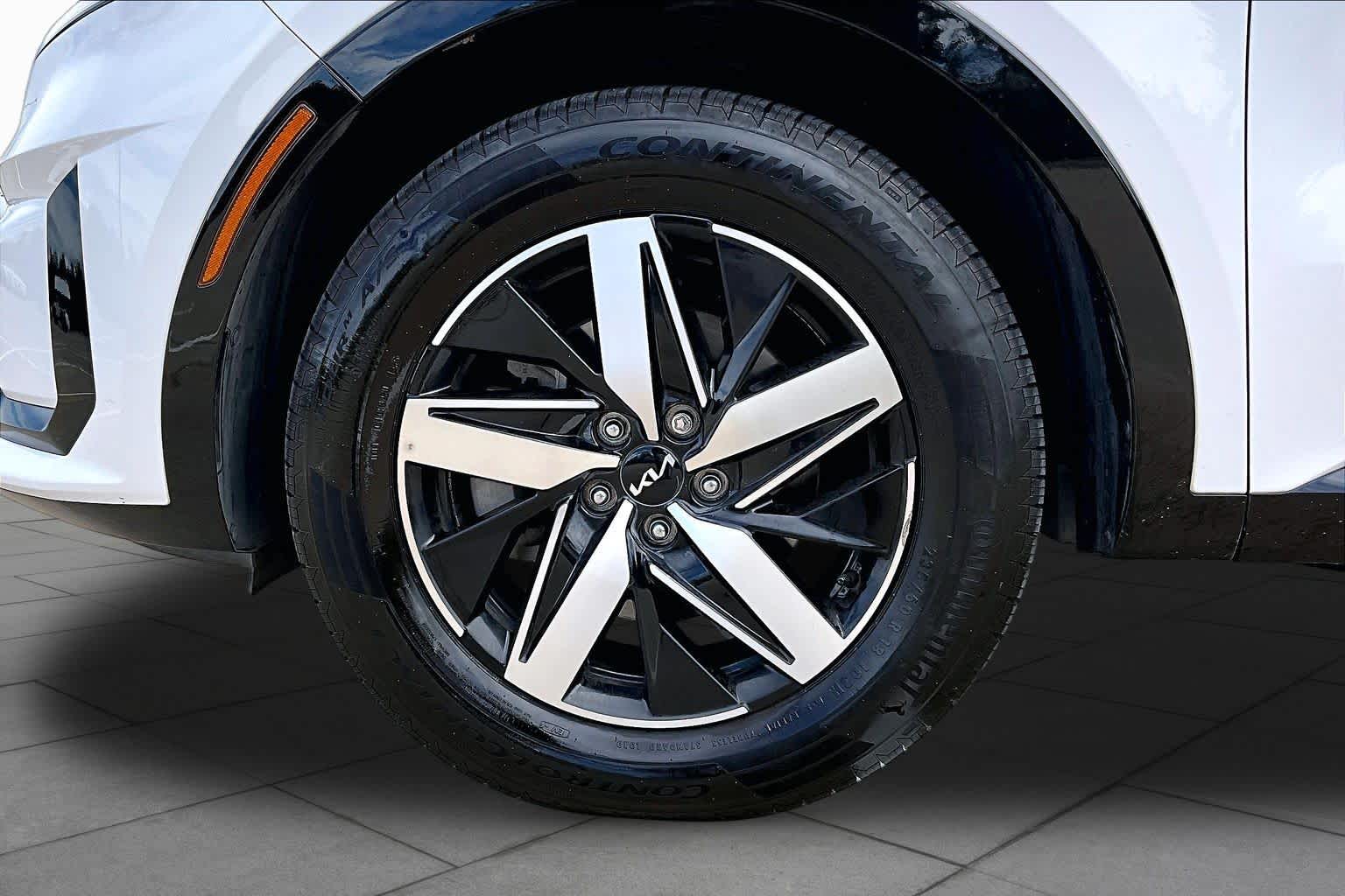 2023 Kia Sorento photo 11 of 37