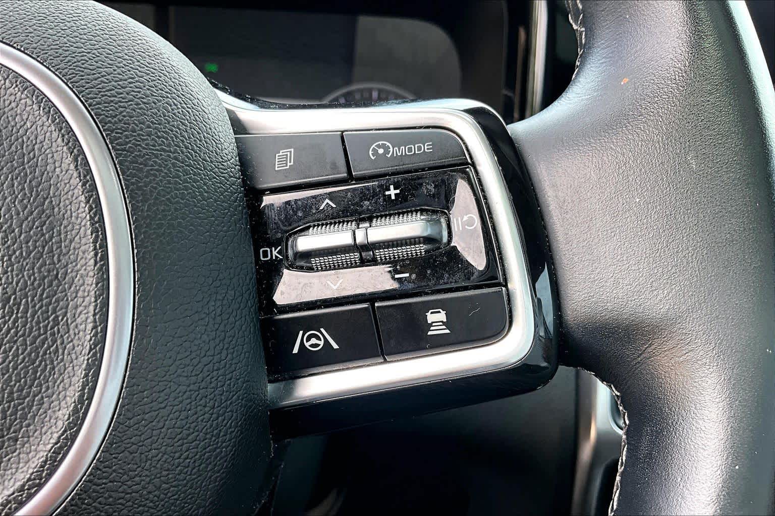 2023 Kia Sorento photo 25 of 37