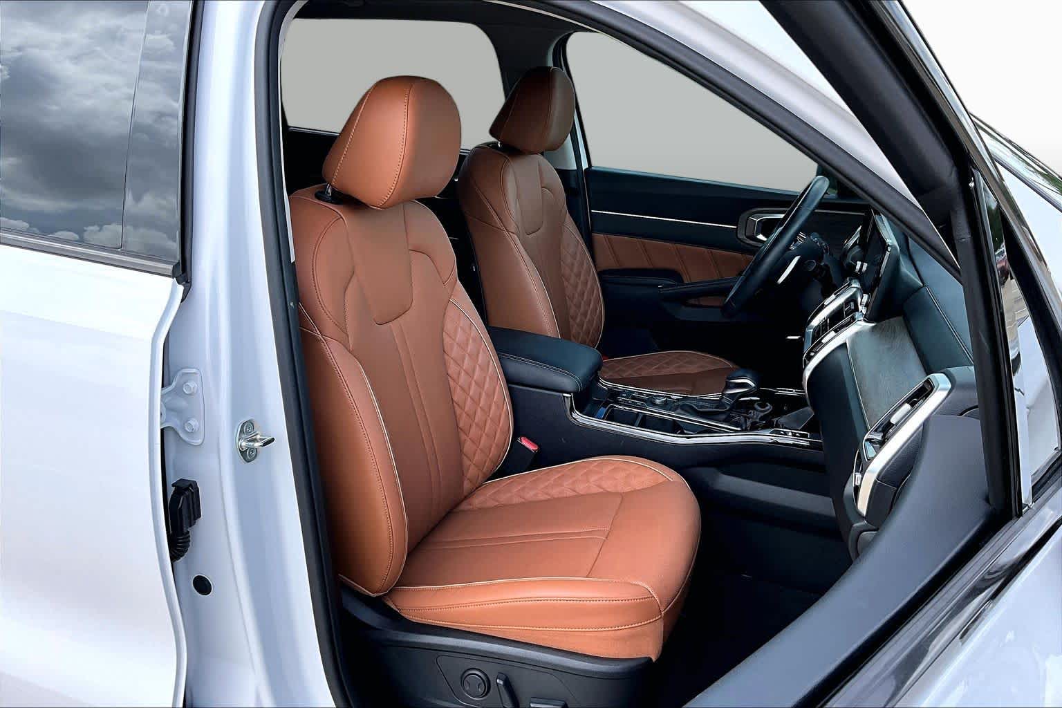 2023 Kia Sorento photo 9 of 37