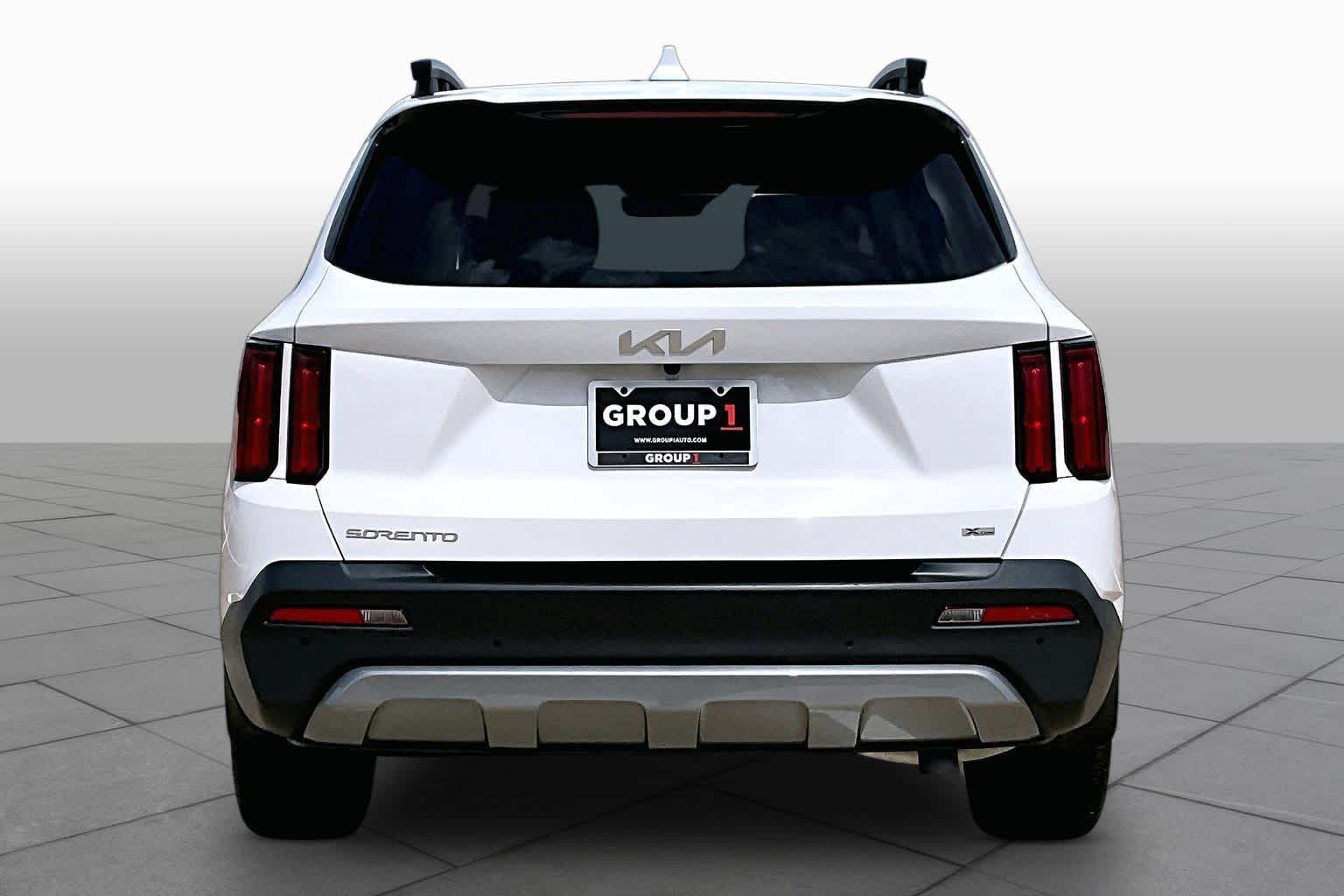 2023 Kia Sorento photo 5 of 37