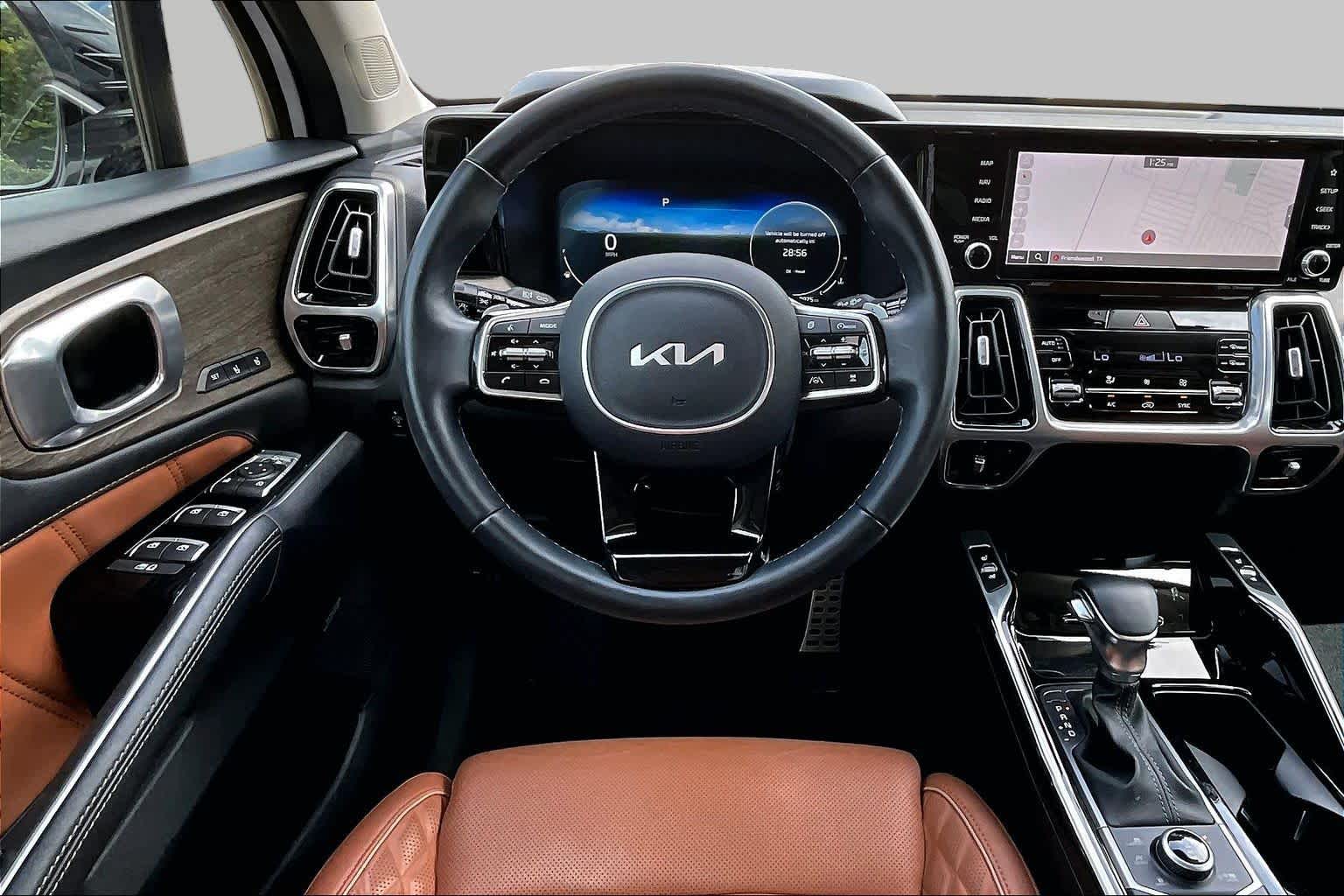 2023 Kia Sorento photo 6 of 37