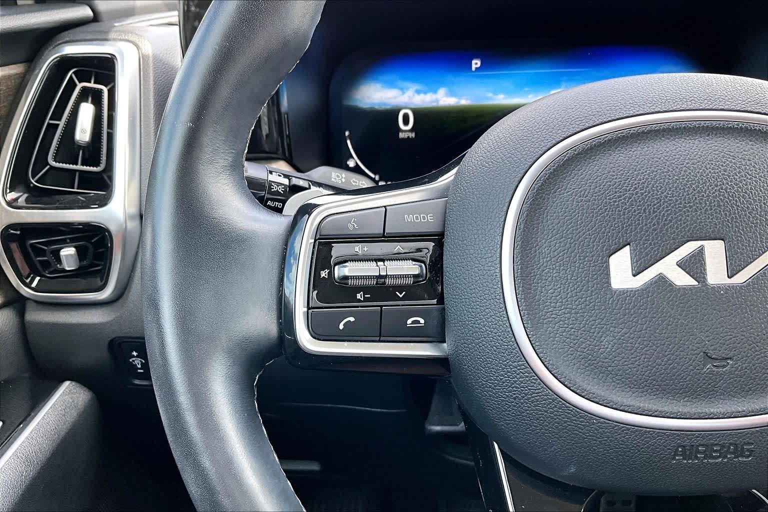 2023 Kia Sorento photo 24 of 37