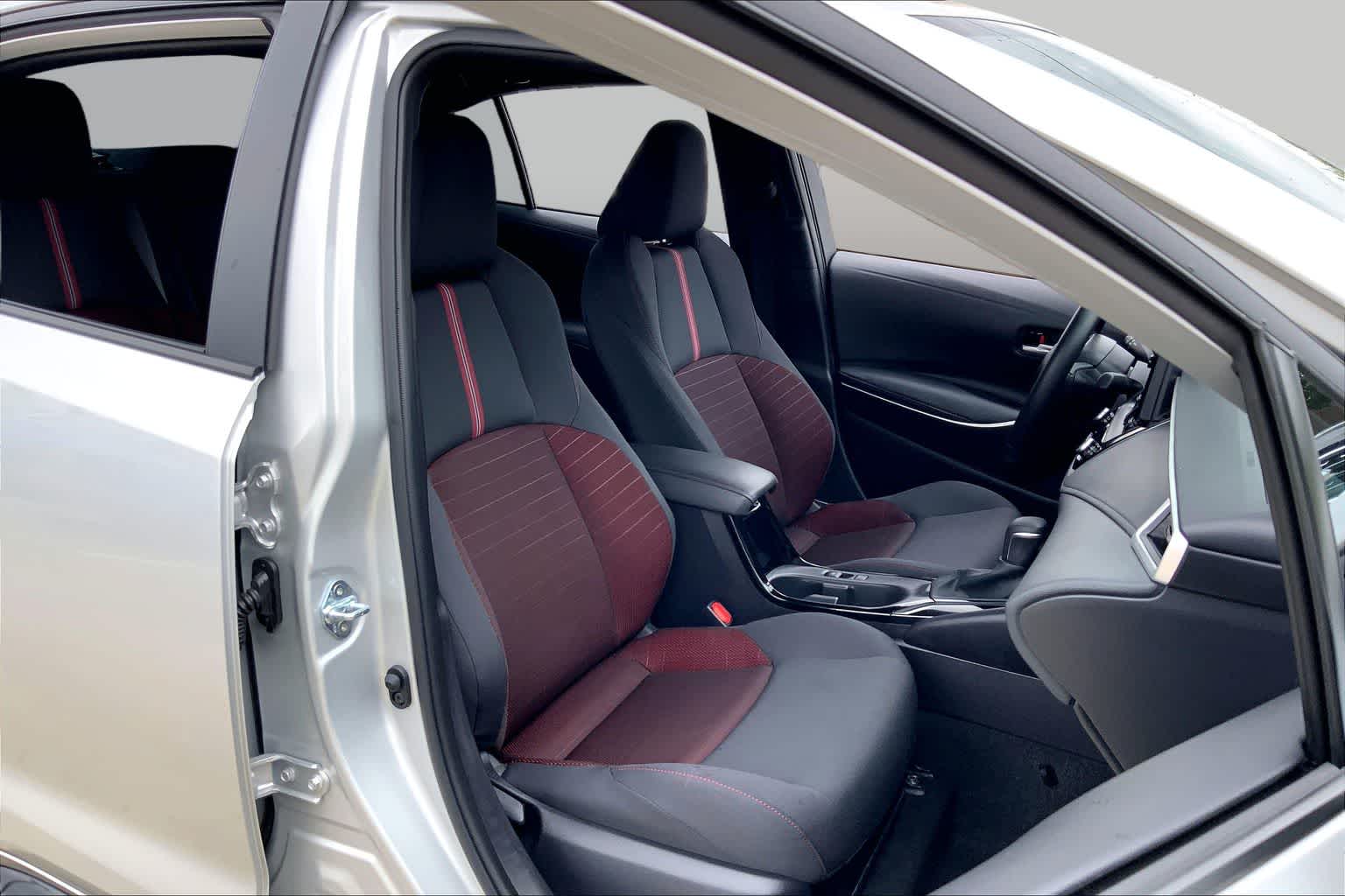 2025 Toyota Corolla SE Classic Silver Metallic at Davis Chevrolet