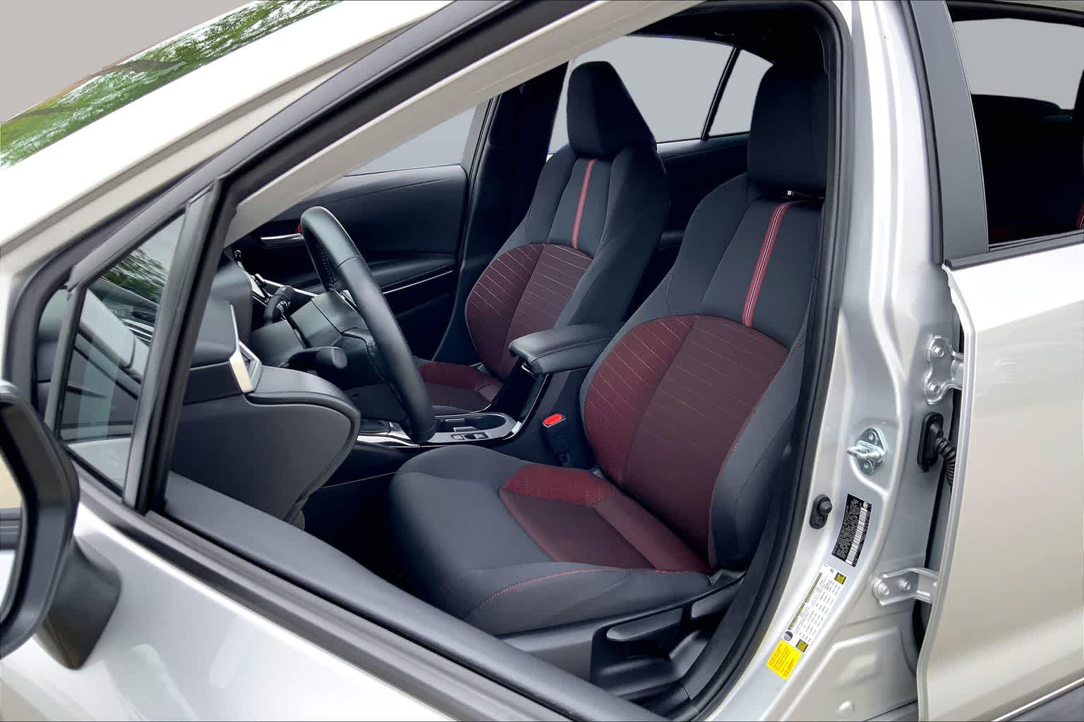 2025 Toyota Corolla SE Classic Silver Metallic at Davis Chevrolet