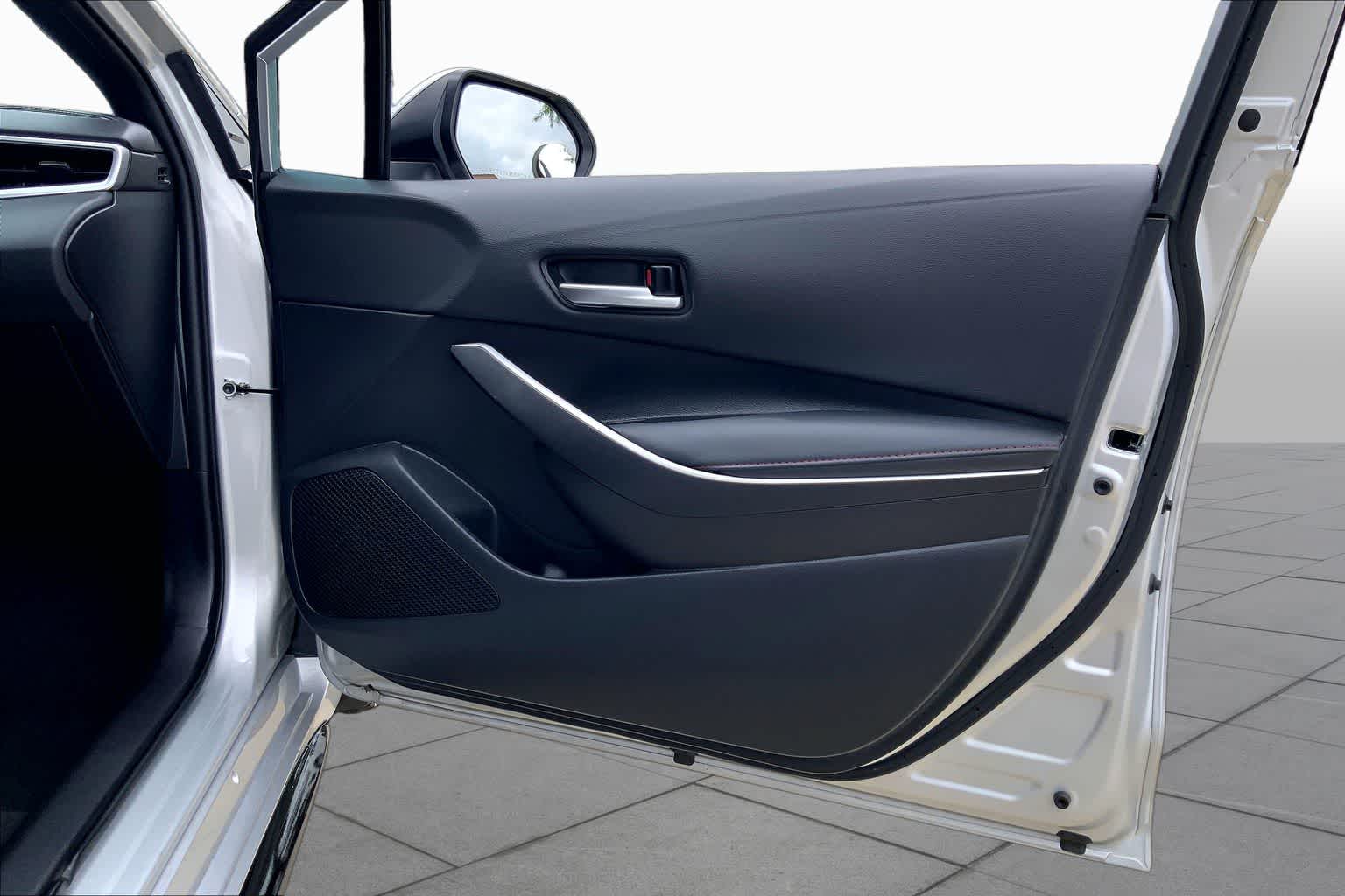 2025 Toyota Corolla SE Classic Silver Metallic at Davis Chevrolet