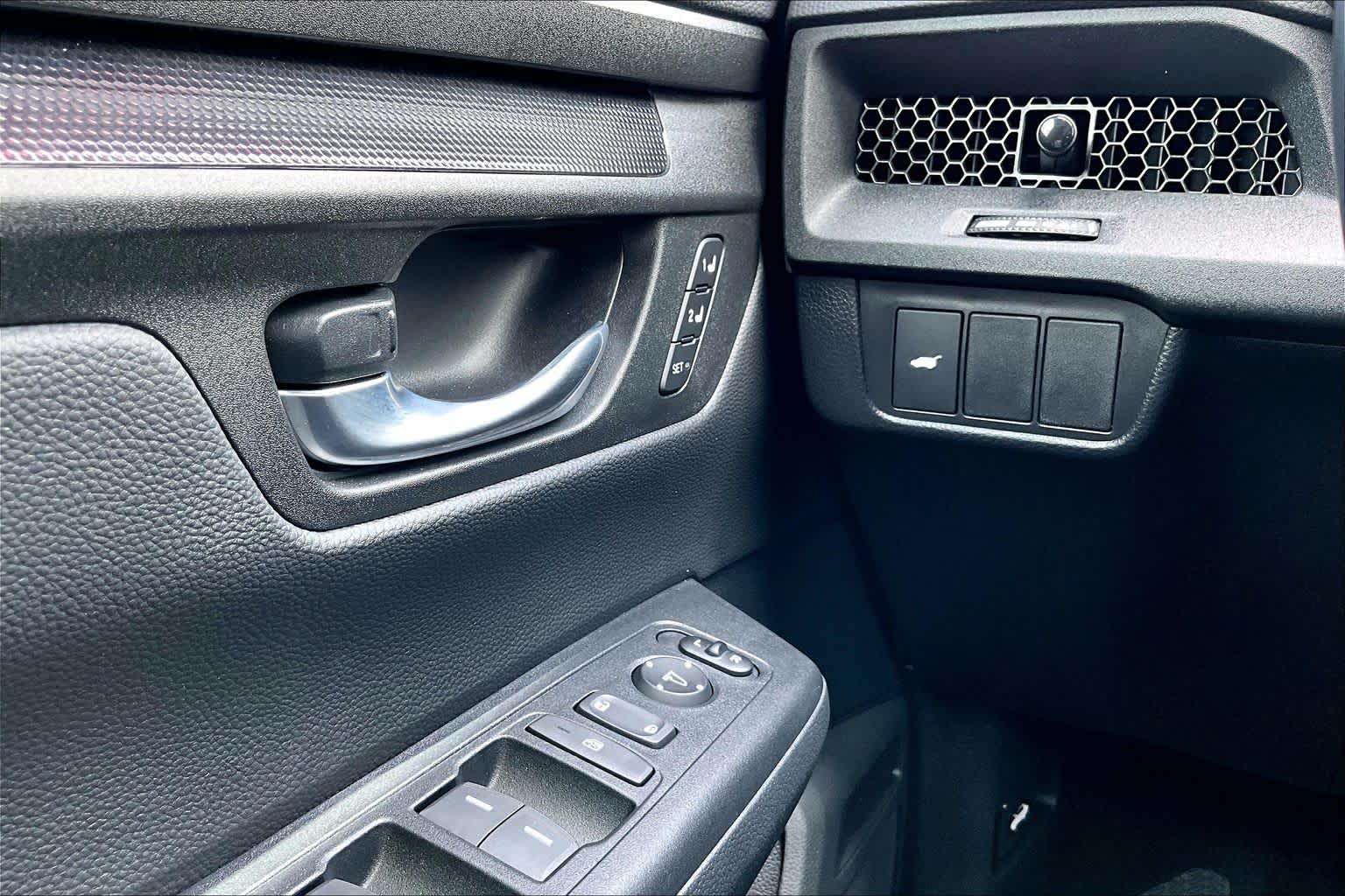 2026 Honda CR-V Hybrid photo 36 of 37