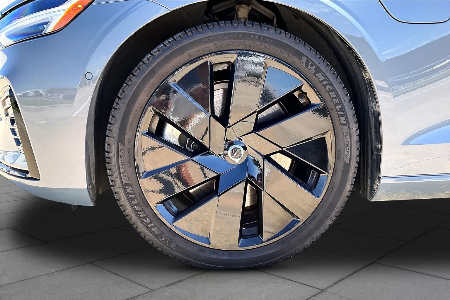 2024 Volvo S60 Recharge Plug-In Hybrid Ultimate Dark Theme - 10