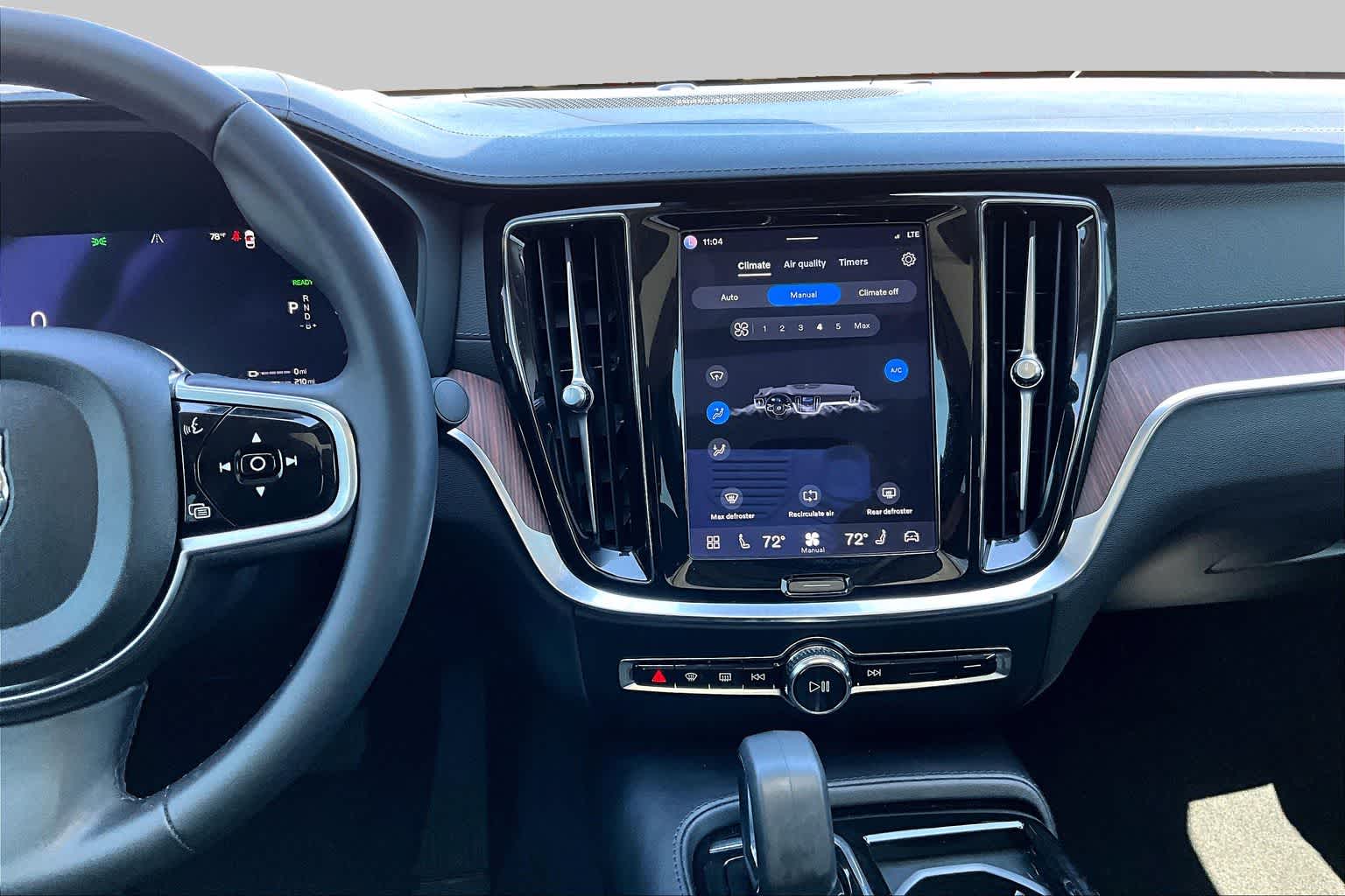 2024 Volvo S60 Recharge Plug-In Hybrid Ultimate Dark Theme - 6