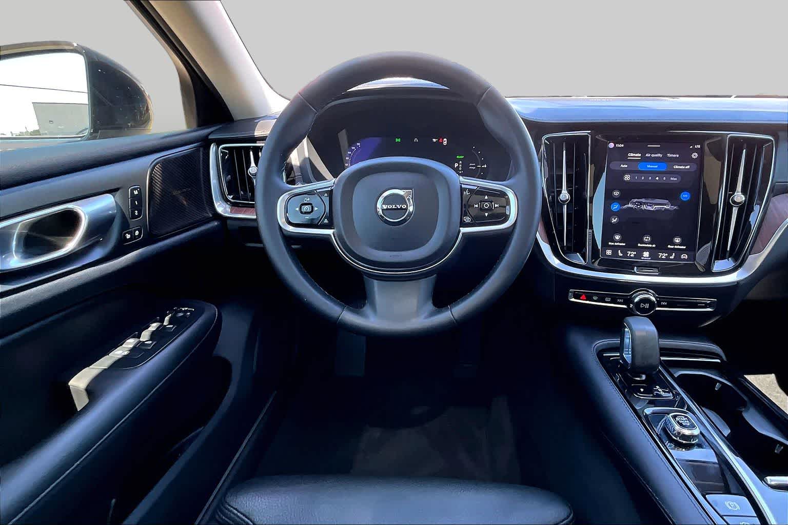 2024 Volvo S60 Recharge Plug-In Hybrid Ultimate Dark Theme - 5