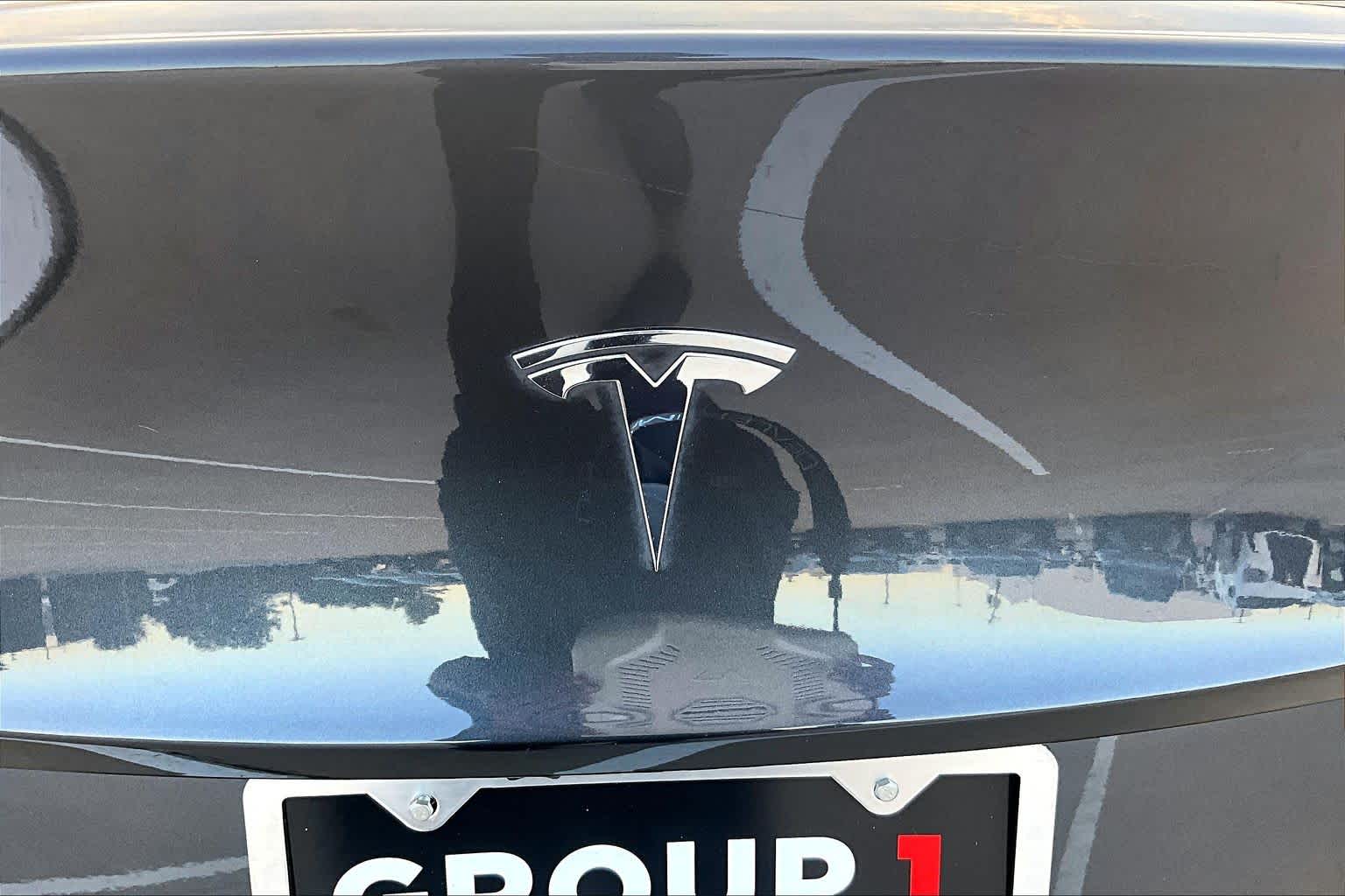 2025 Tesla Model Y photo 27 of 29