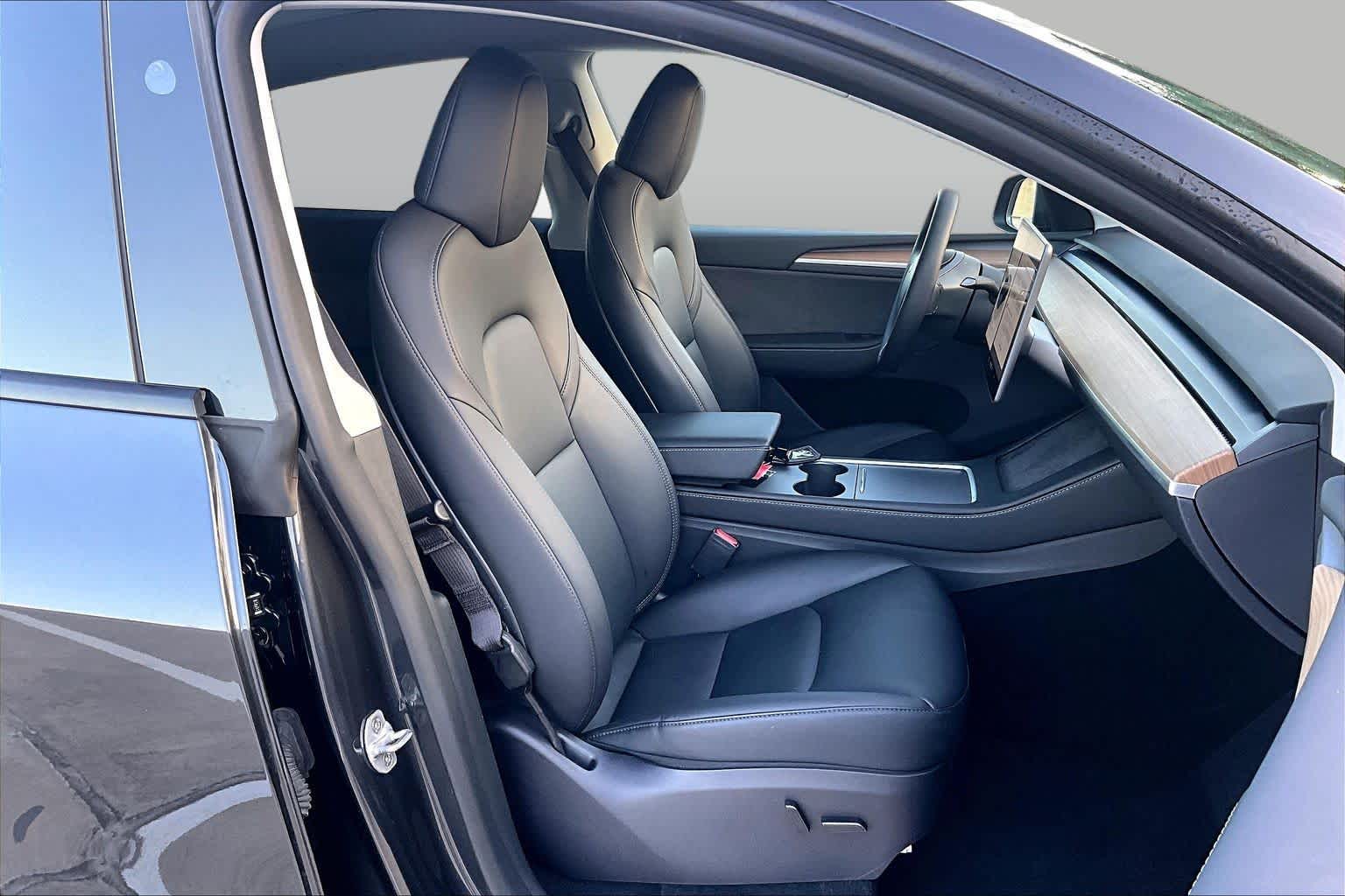 2025 Tesla Model Y photo 8 of 29