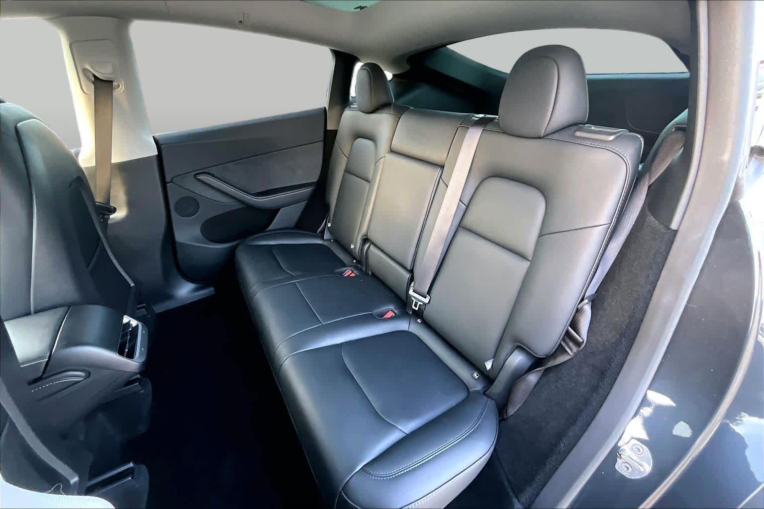 2025 Tesla Model Y photo 18 of 29