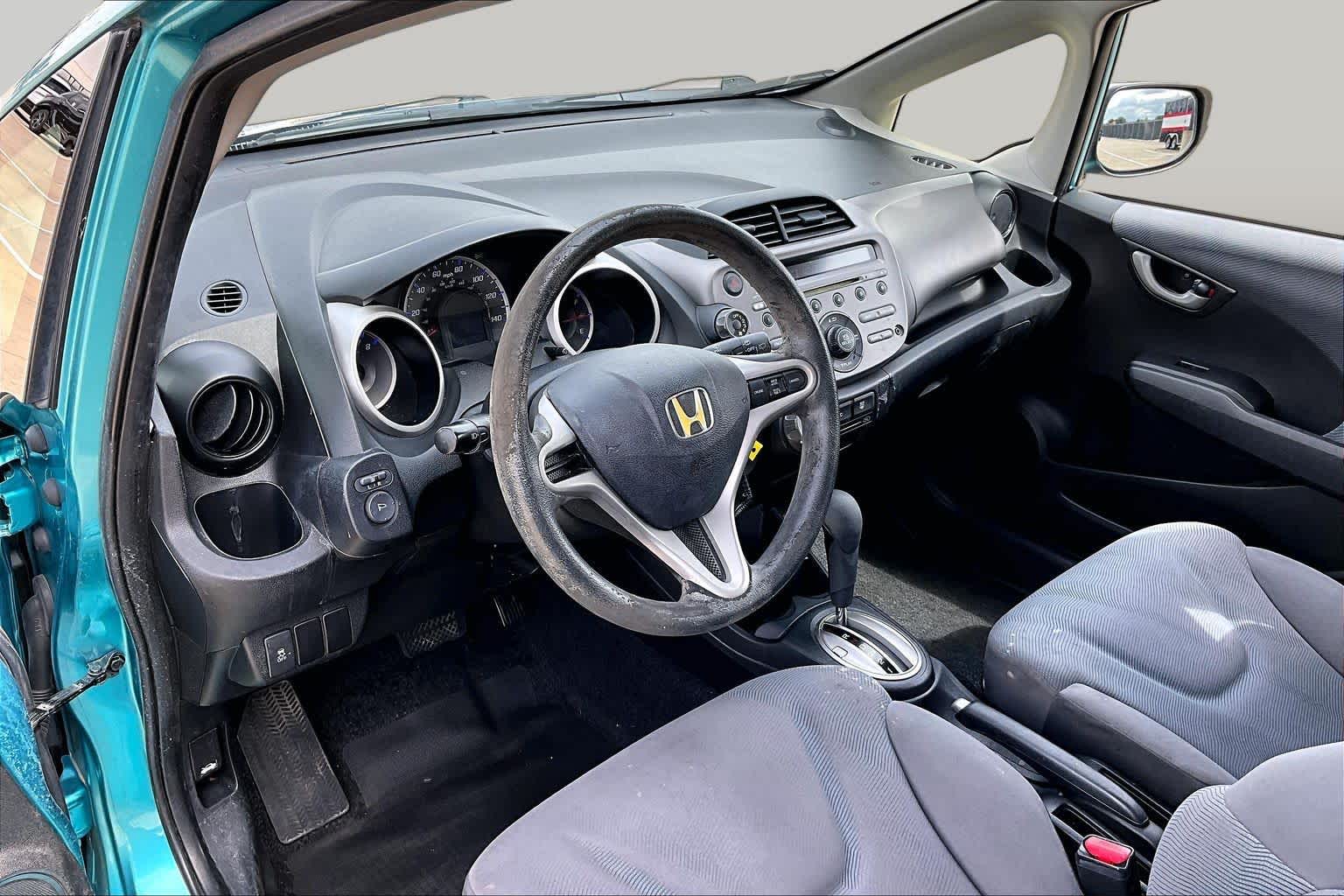 2013 Honda Fit photo 14 of 32