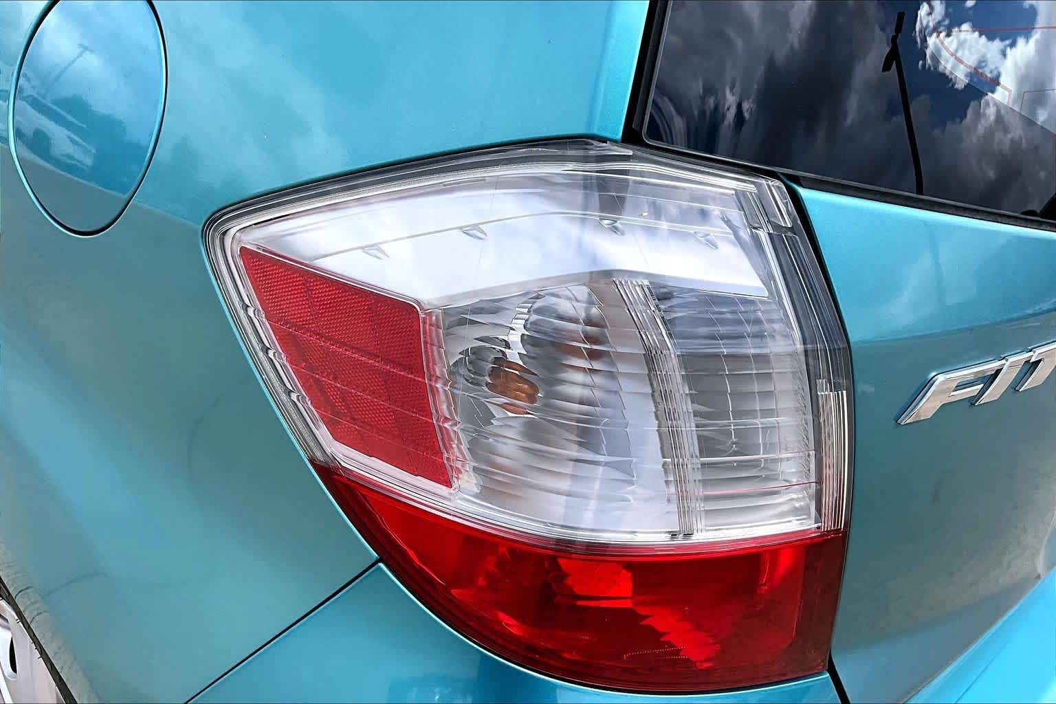 2013 Honda Fit photo 24 of 32
