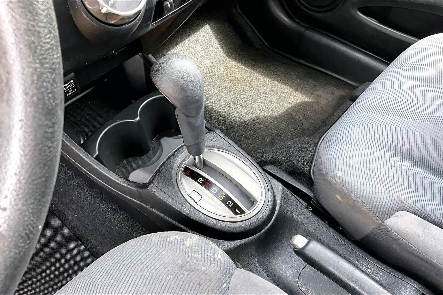 2013 Honda Fit photo 13 of 32