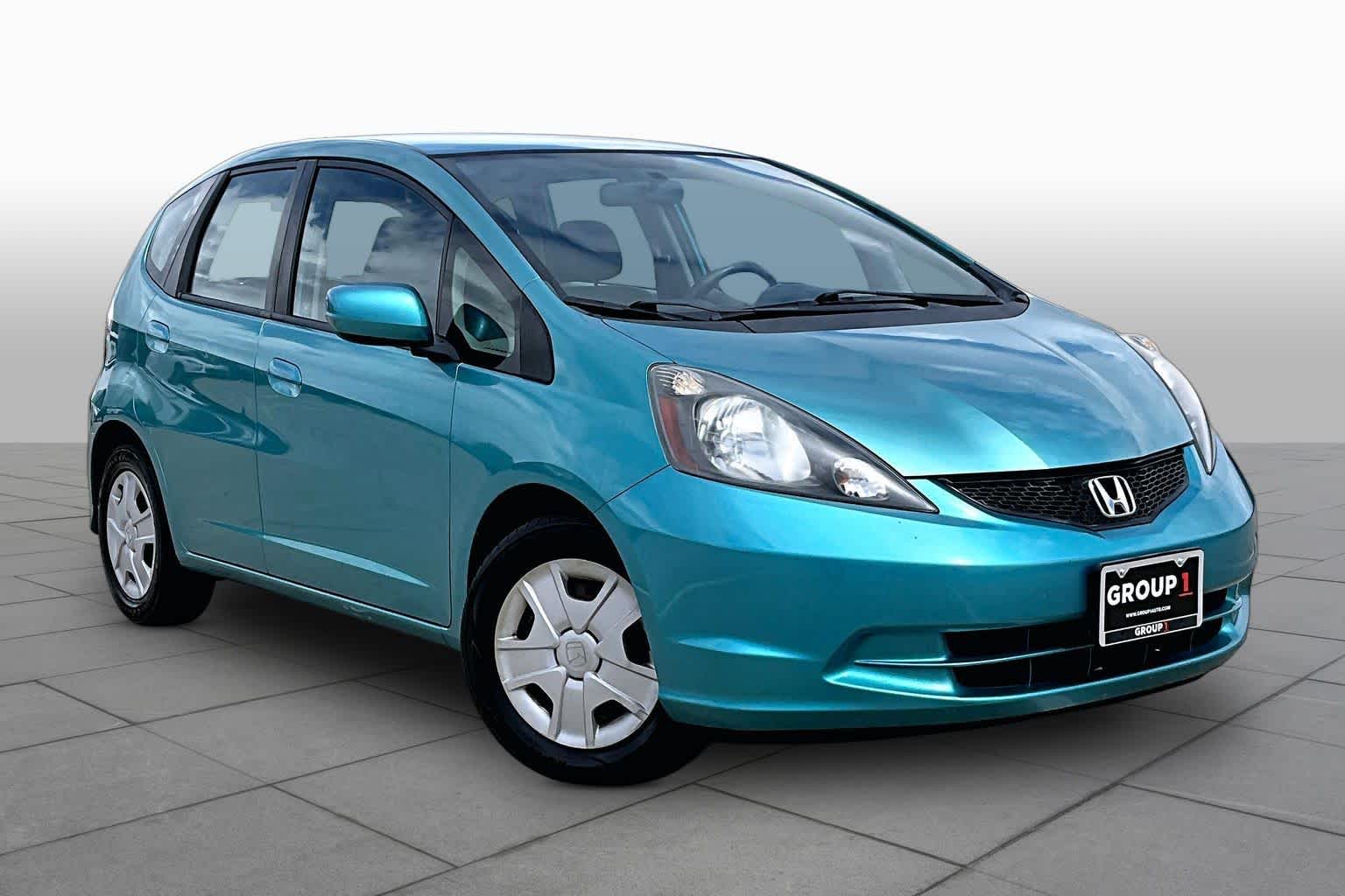 2013 Honda Fit photo 3 of 32