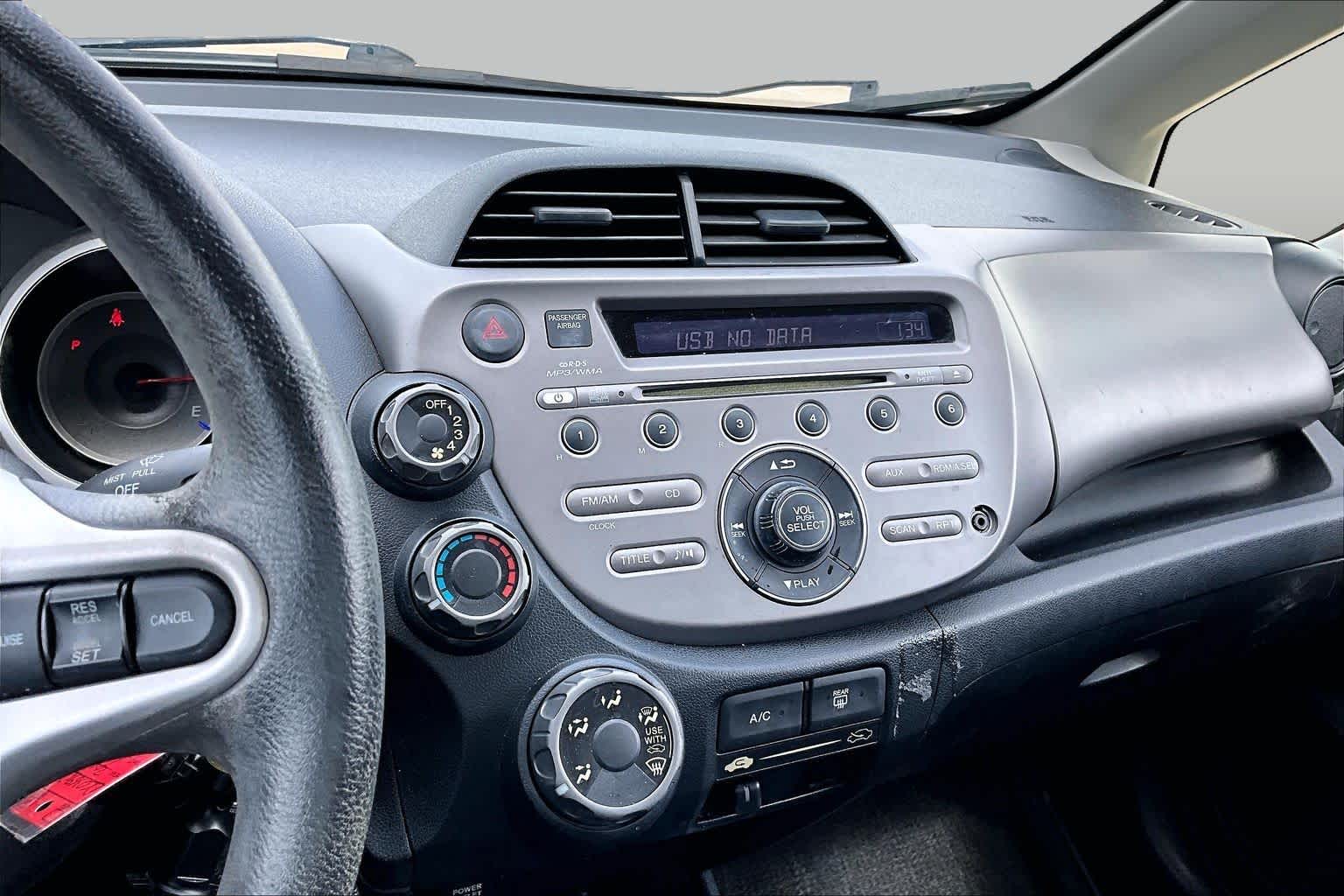 2013 Honda Fit photo 5 of 32