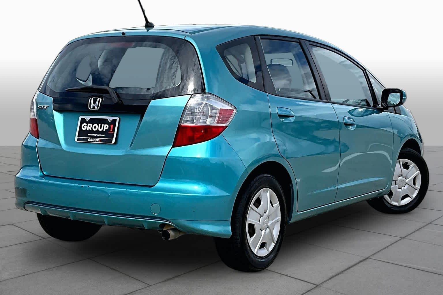 2013 Honda Fit photo 9 of 32