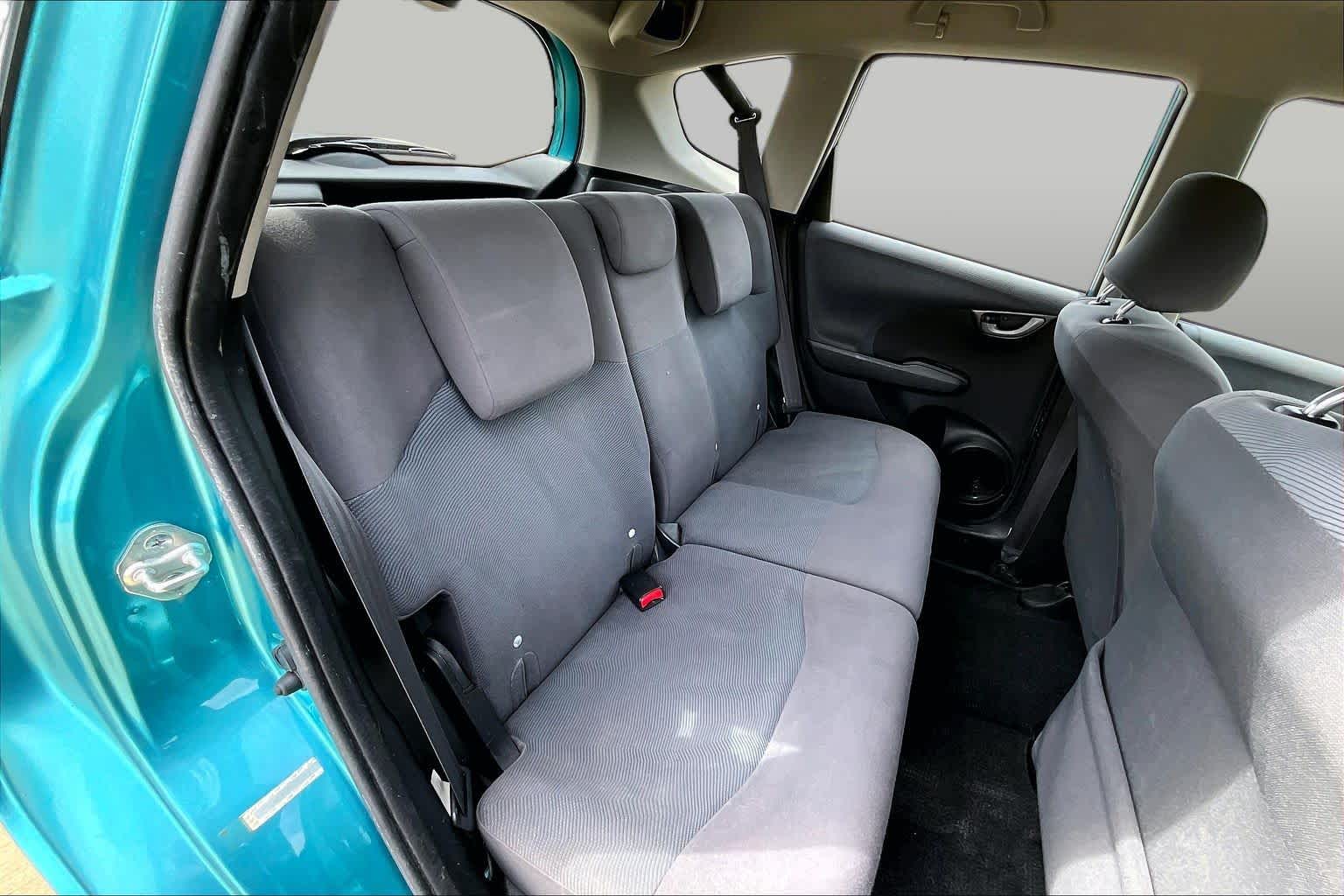 2013 Honda Fit photo 16 of 32