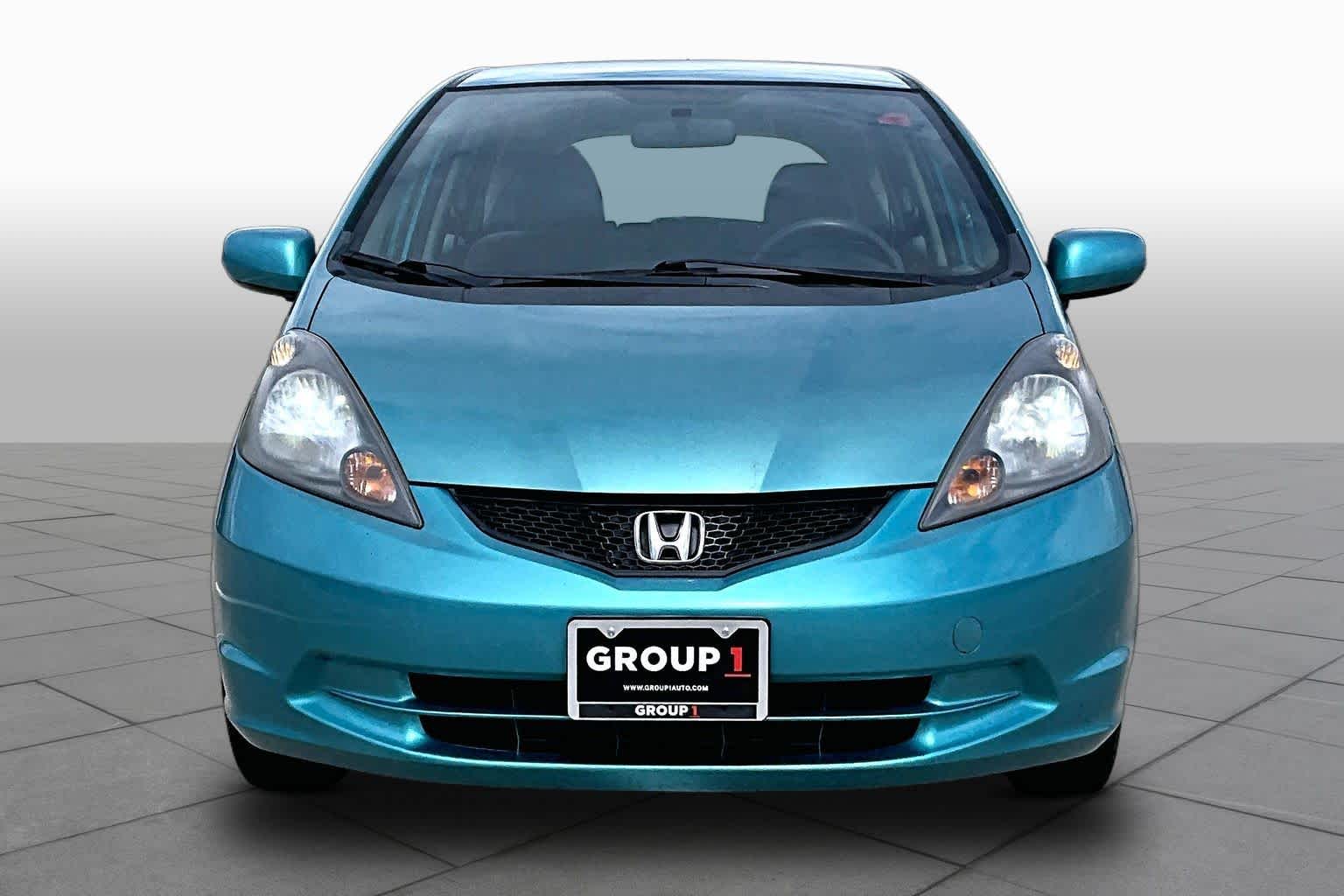 2013 Honda Fit photo 4 of 32