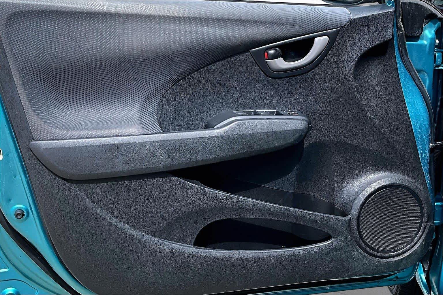 2013 Honda Fit photo 18 of 32