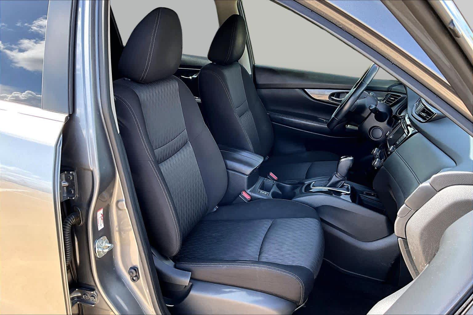 2019 Nissan Rogue SV Gun Metallic at Sterling McCall Nissan