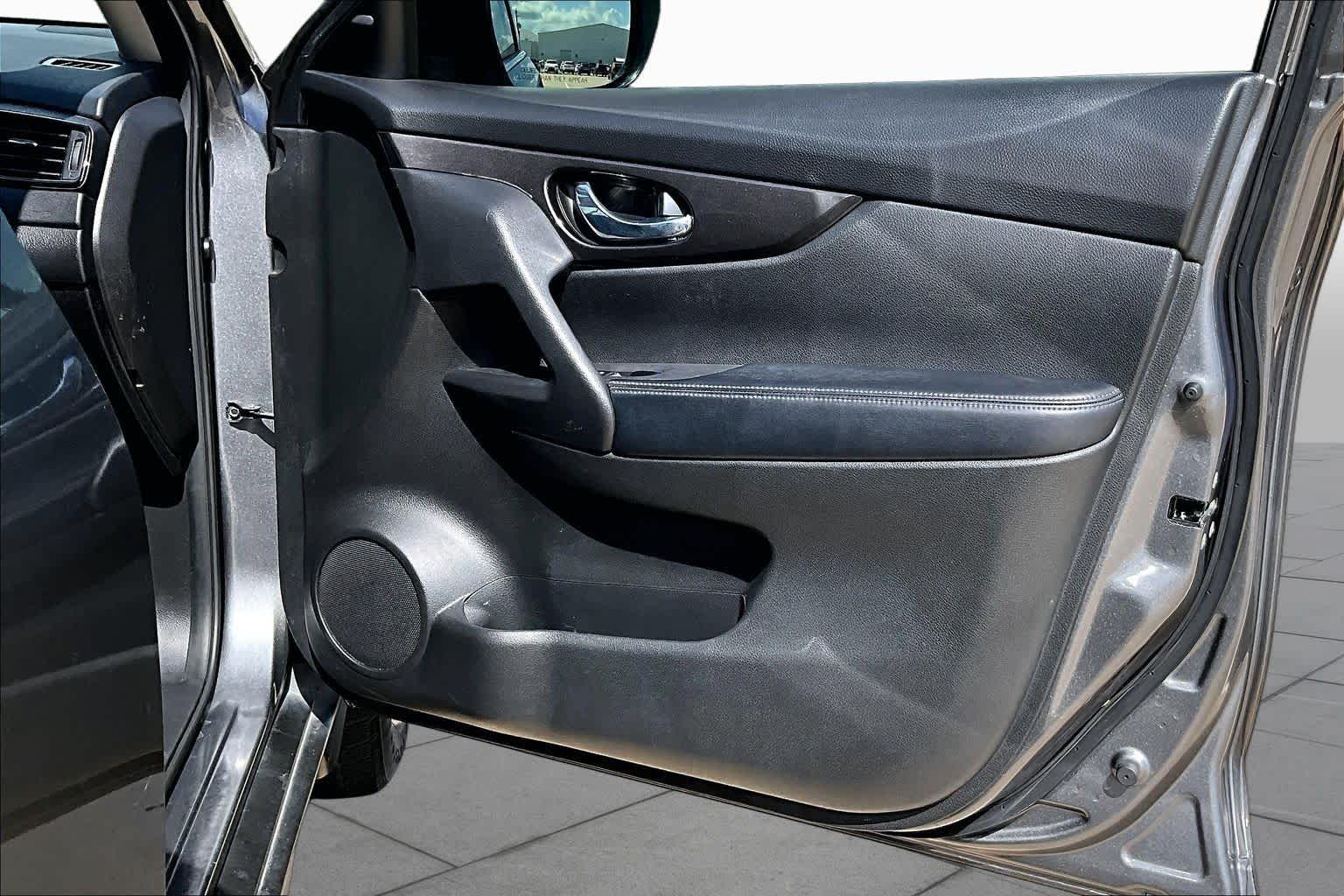 2019 Nissan Rogue SV Gun Metallic at Sterling McCall Nissan