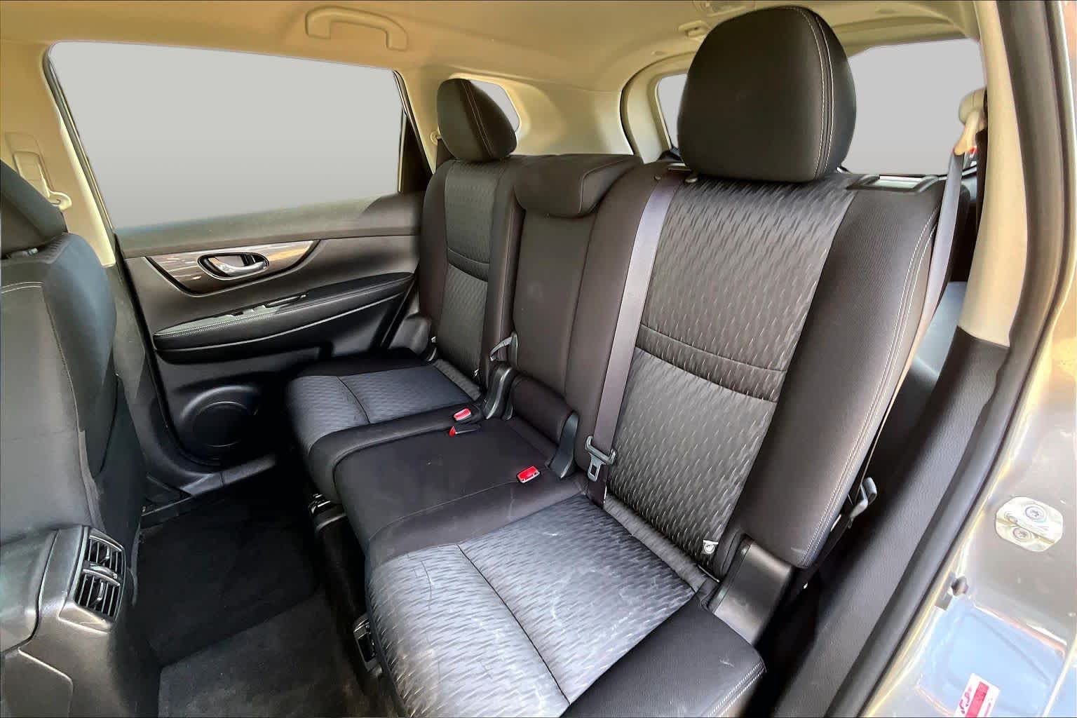 2019 Nissan Rogue SV Gun Metallic at Sterling McCall Nissan