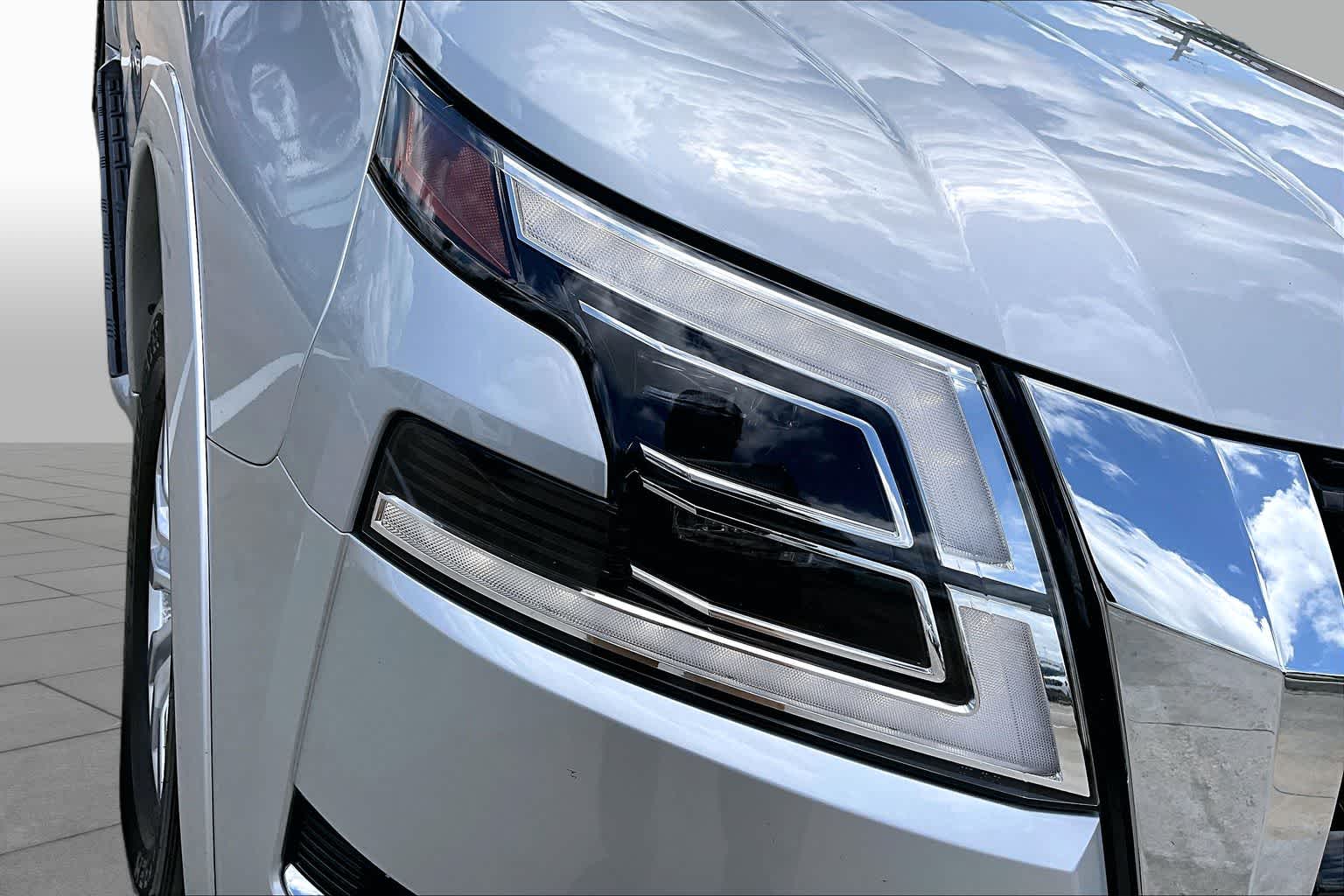 2024 Nissan Armada SV Brilliant Silver Metallic at AutoNation USA Houston