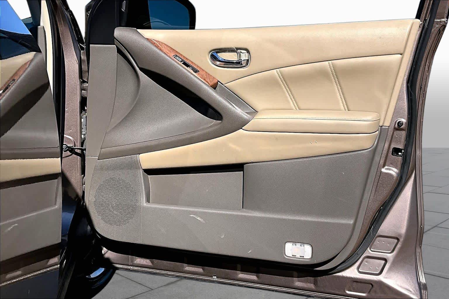 2013 Nissan Murano photo 18 of 28