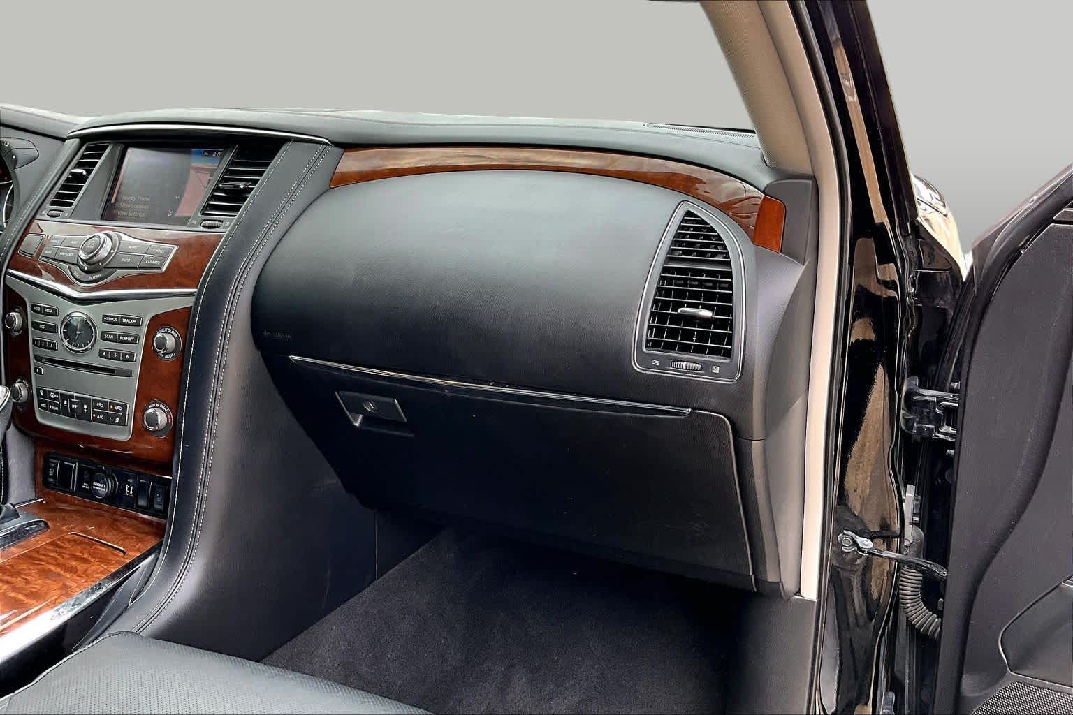 2018 INFINITI QX80 photo 19 of 37