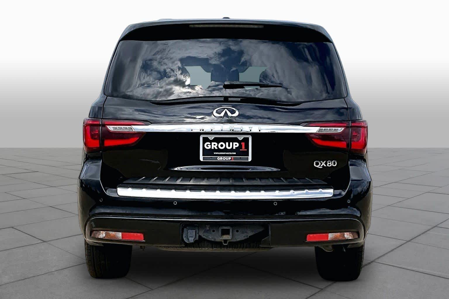 2018 INFINITI QX80 photo 5 of 37