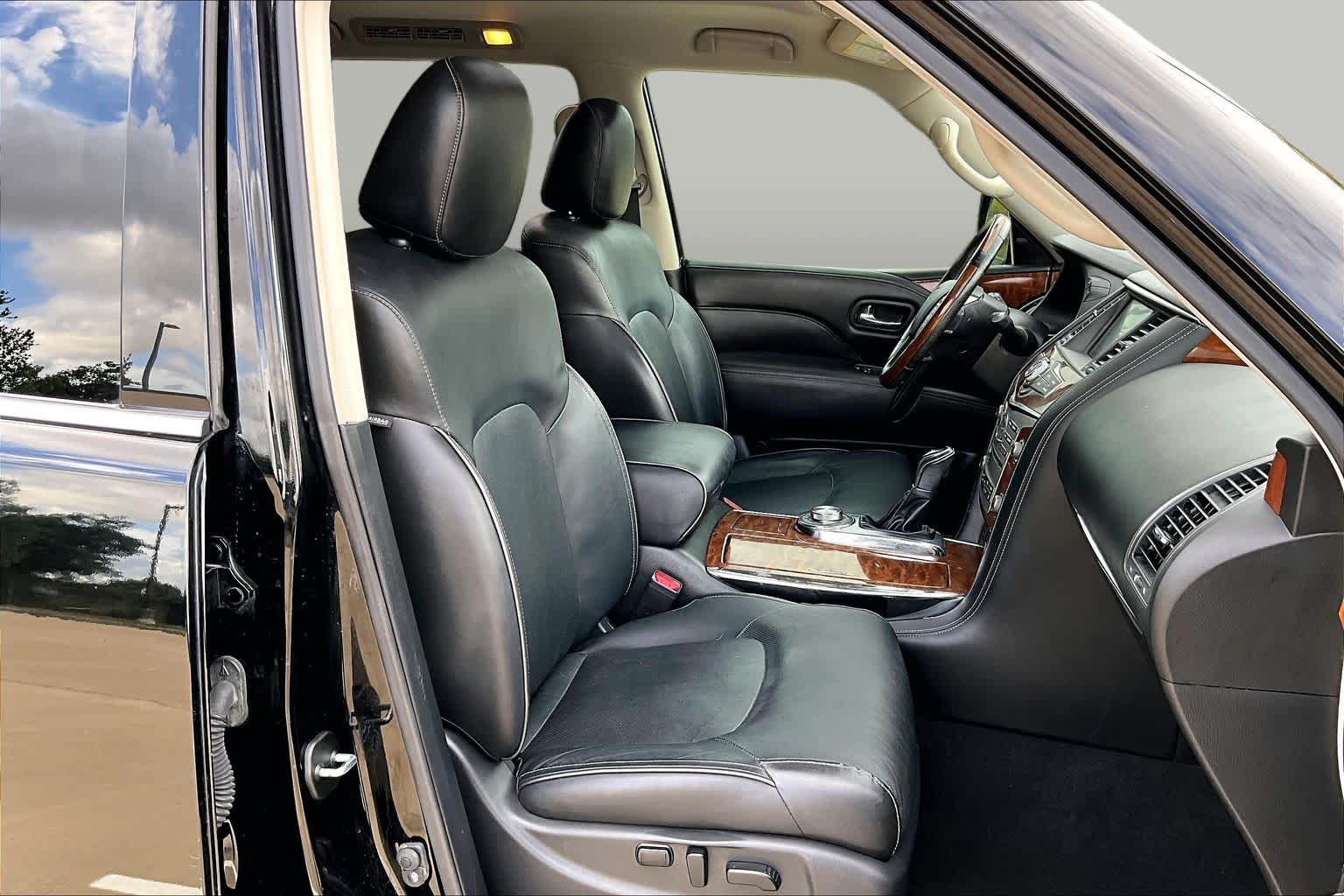 2018 INFINITI QX80 photo 9 of 37