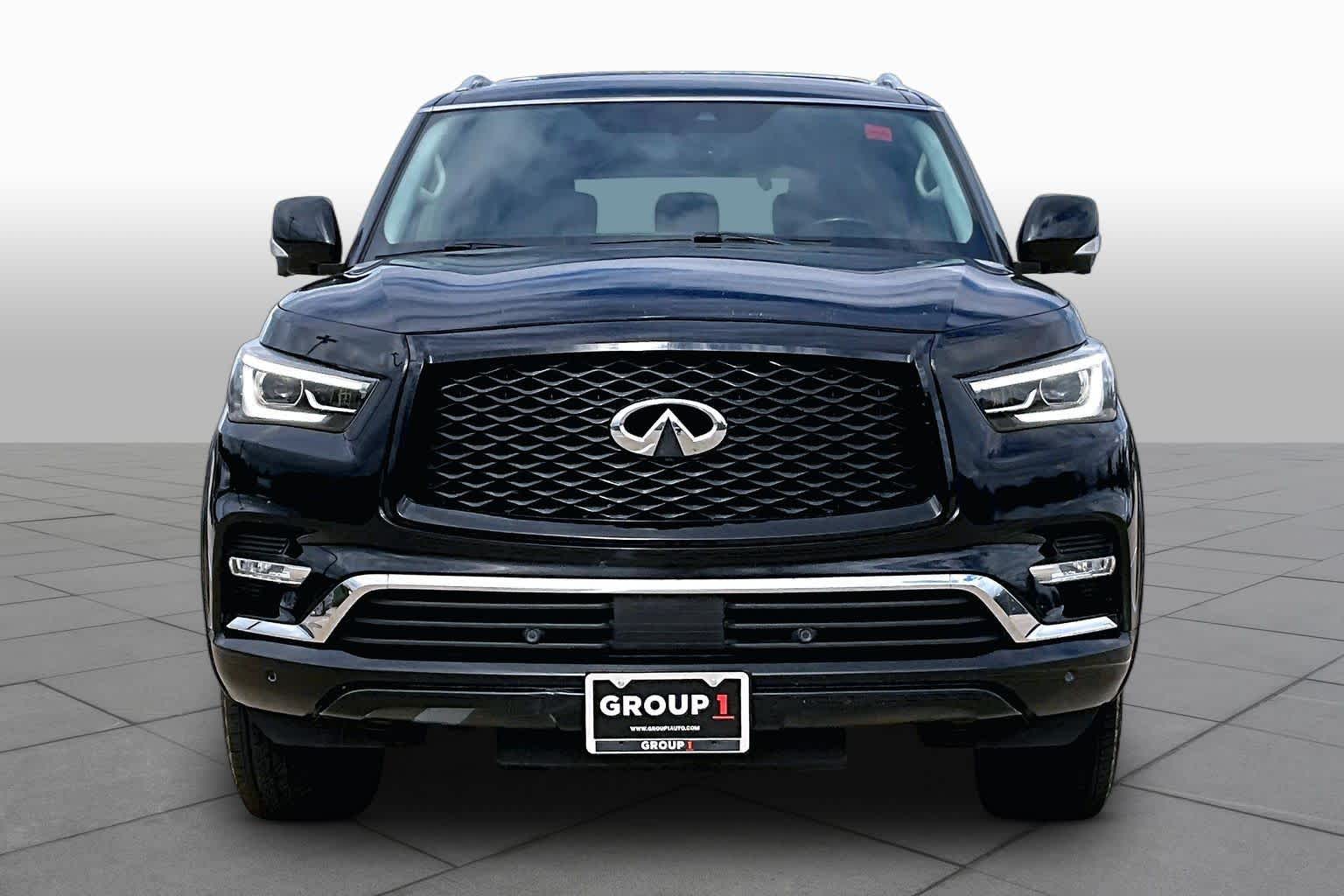 2018 INFINITI QX80 photo 4 of 37