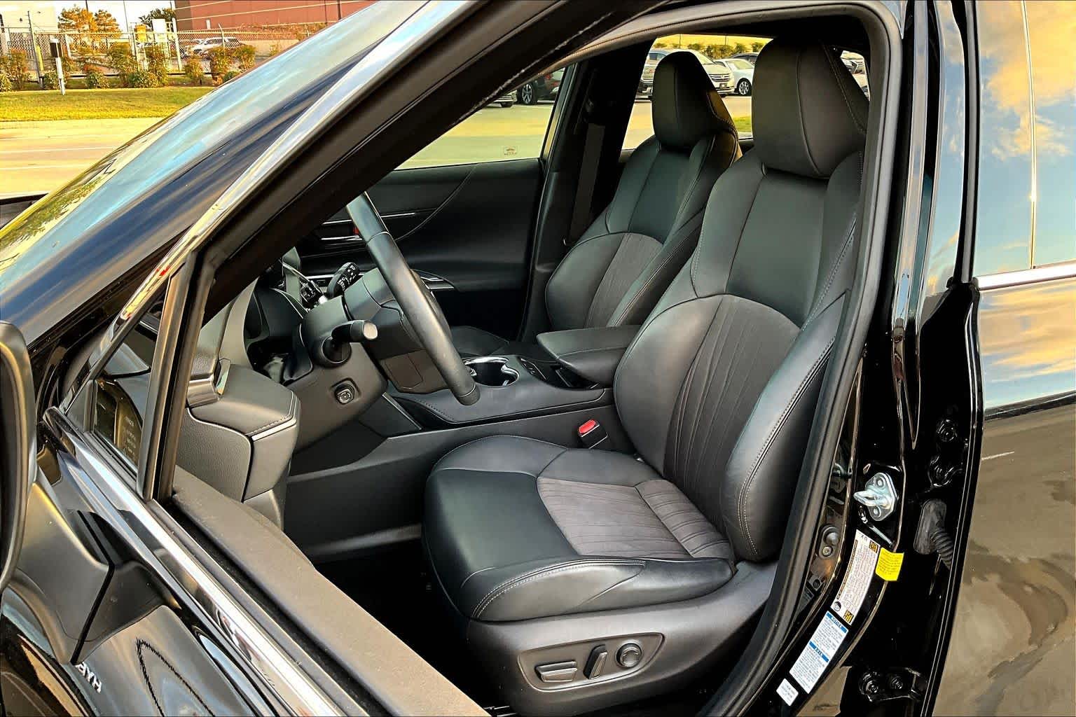 2021 Toyota Venza XLE - 6