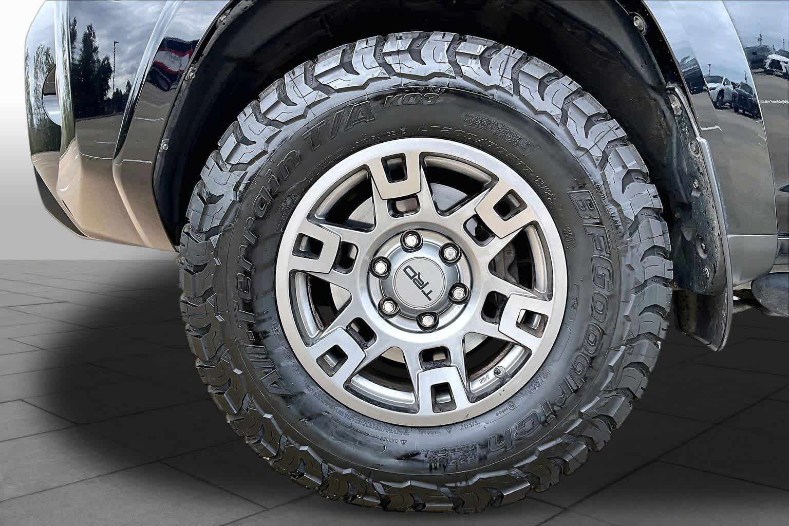 2020 Toyota 4Runner photo 10 of 36