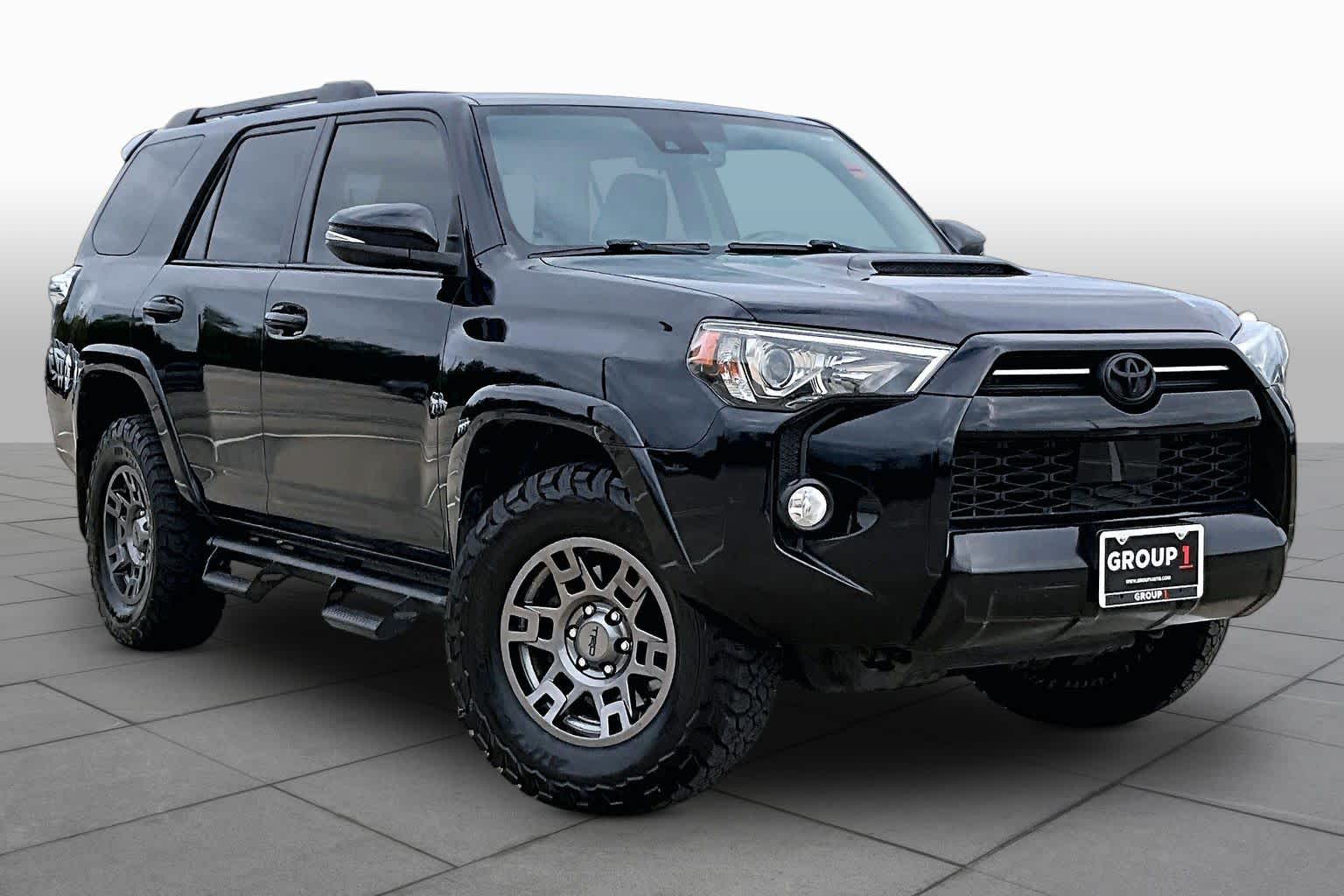 2020 Toyota 4Runner photo 2 of 36