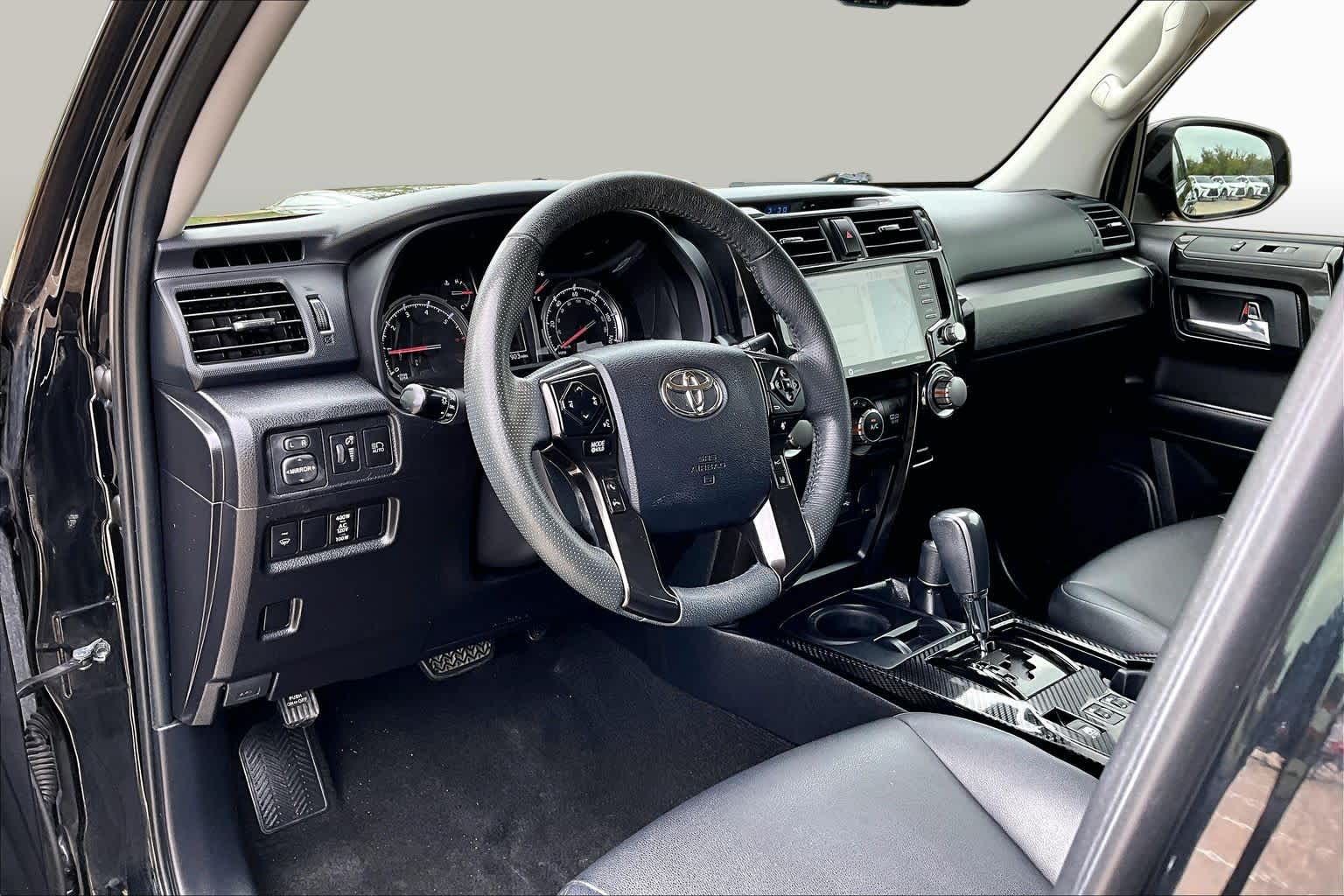 2020 Toyota 4Runner photo 17 of 36