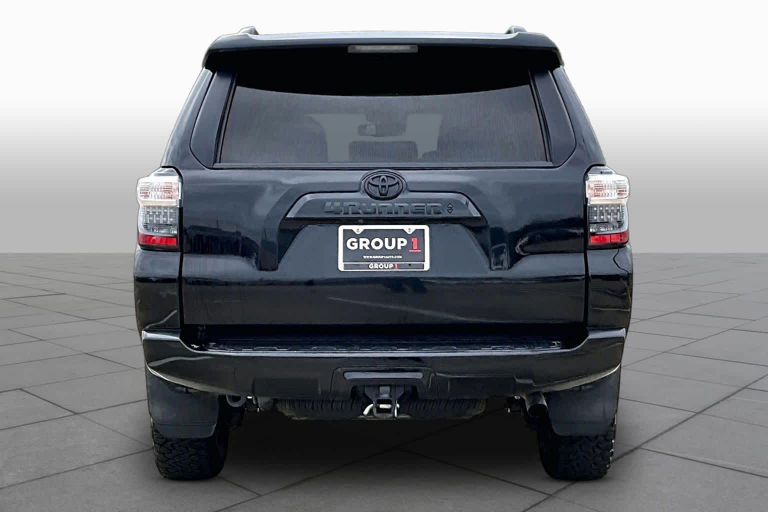 2020 Toyota 4Runner photo 4 of 36