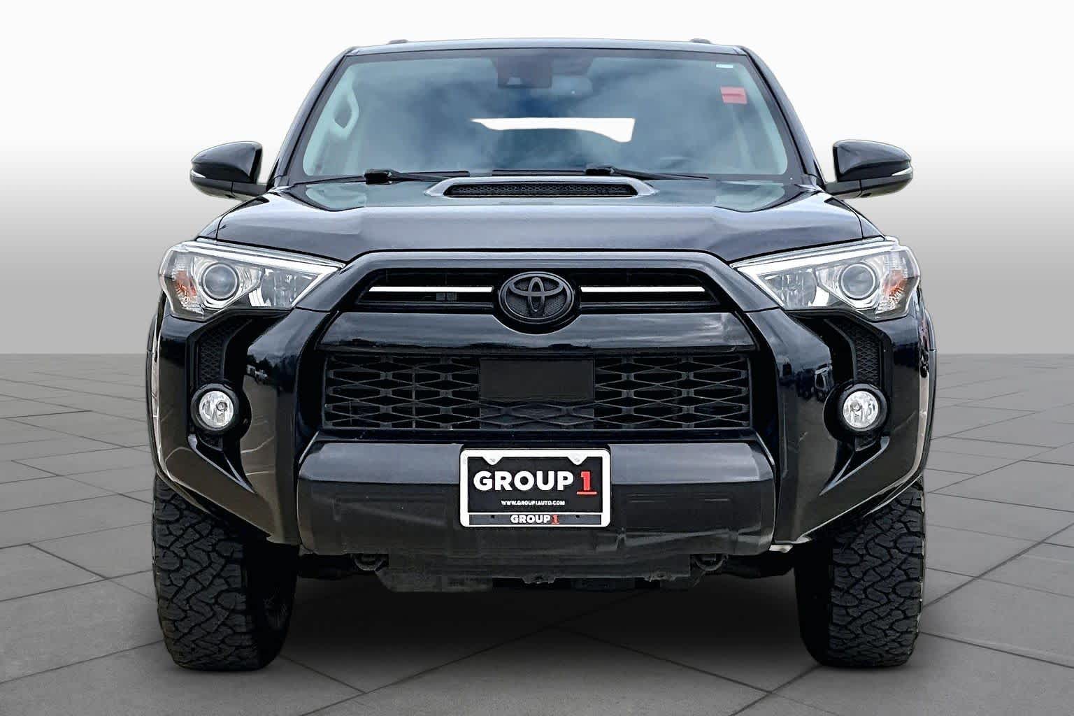 2020 Toyota 4Runner photo 3 of 36