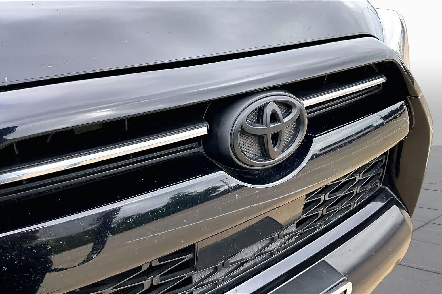 2020 Toyota 4Runner photo 29 of 36