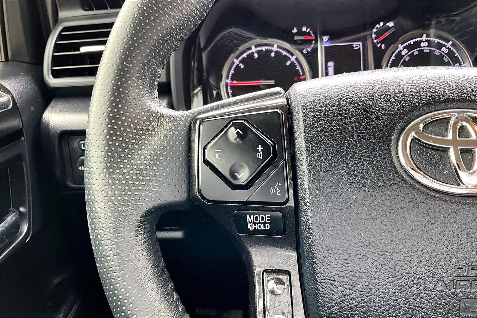 2020 Toyota 4Runner photo 23 of 36