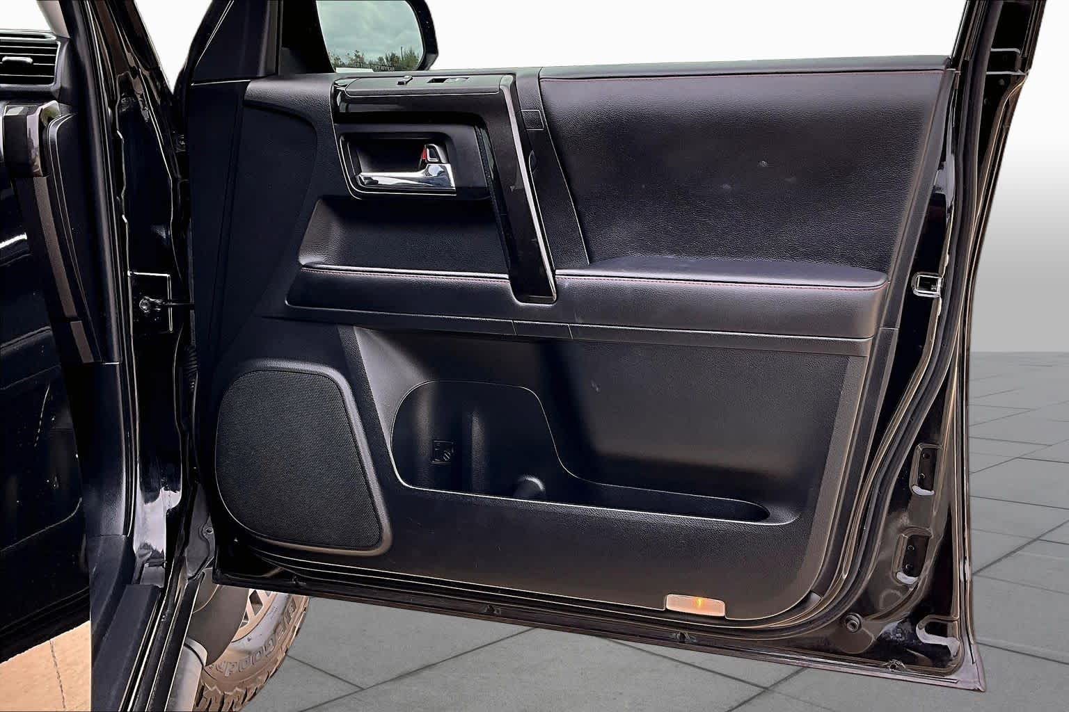 2020 Toyota 4Runner photo 22 of 36
