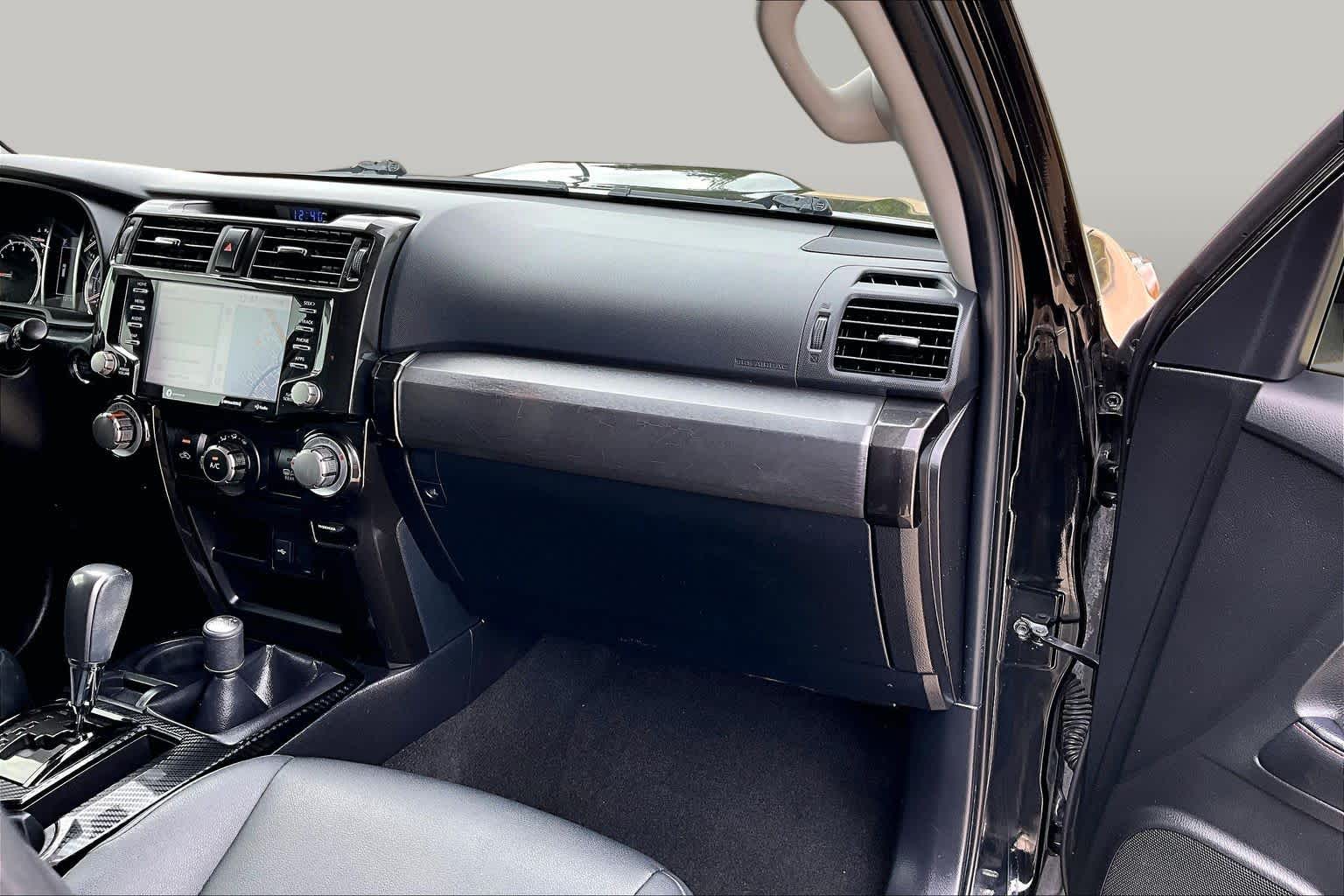 2020 Toyota 4Runner photo 18 of 36