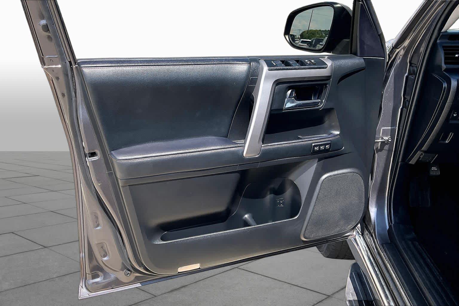 2021 Toyota 4Runner photo 40 of 71