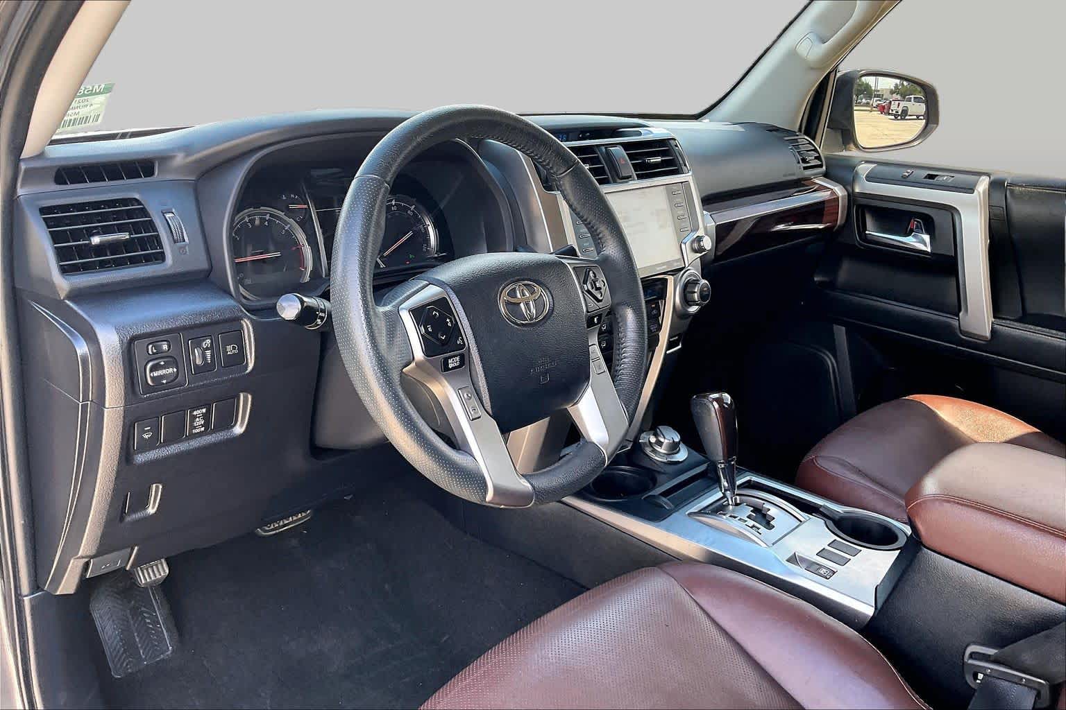 2021 Toyota 4Runner photo 32 of 71