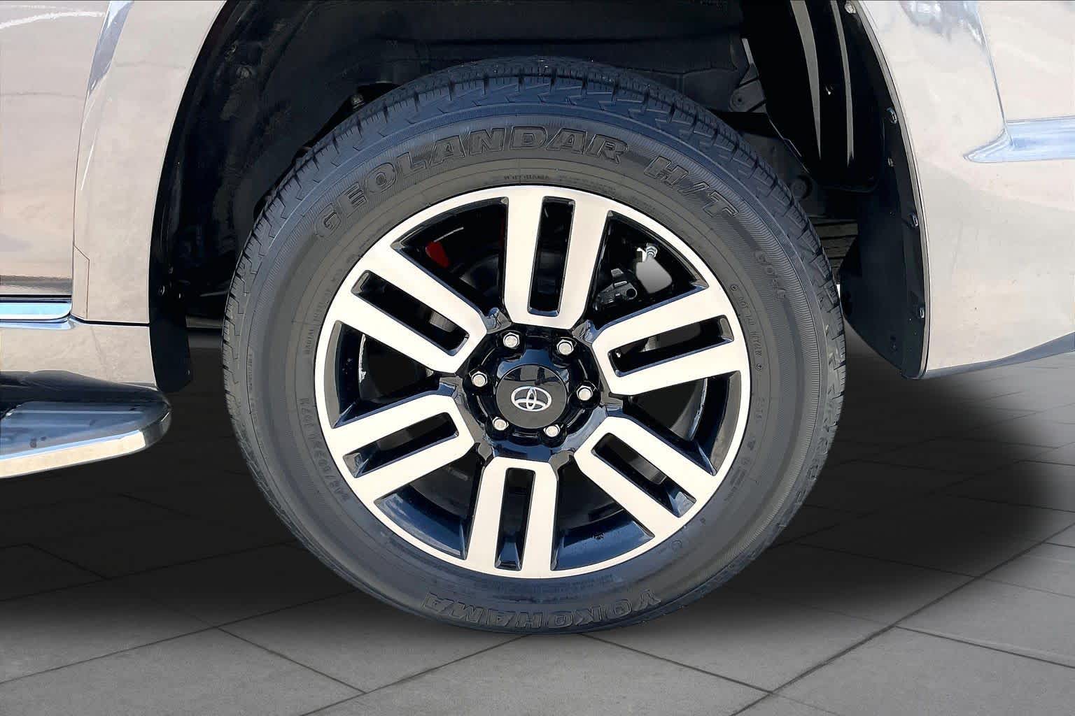 2021 Toyota 4Runner photo 18 of 71