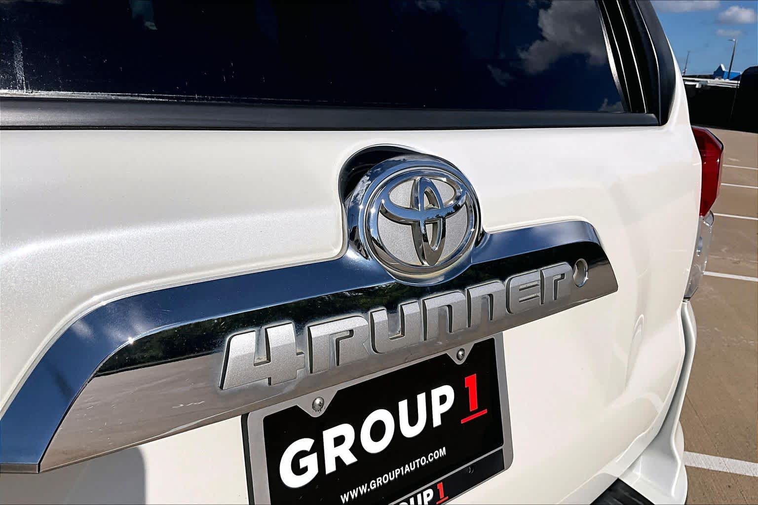 2011 Toyota 4Runner SR5 Blizzard Pearl at Beck & Masten Kia