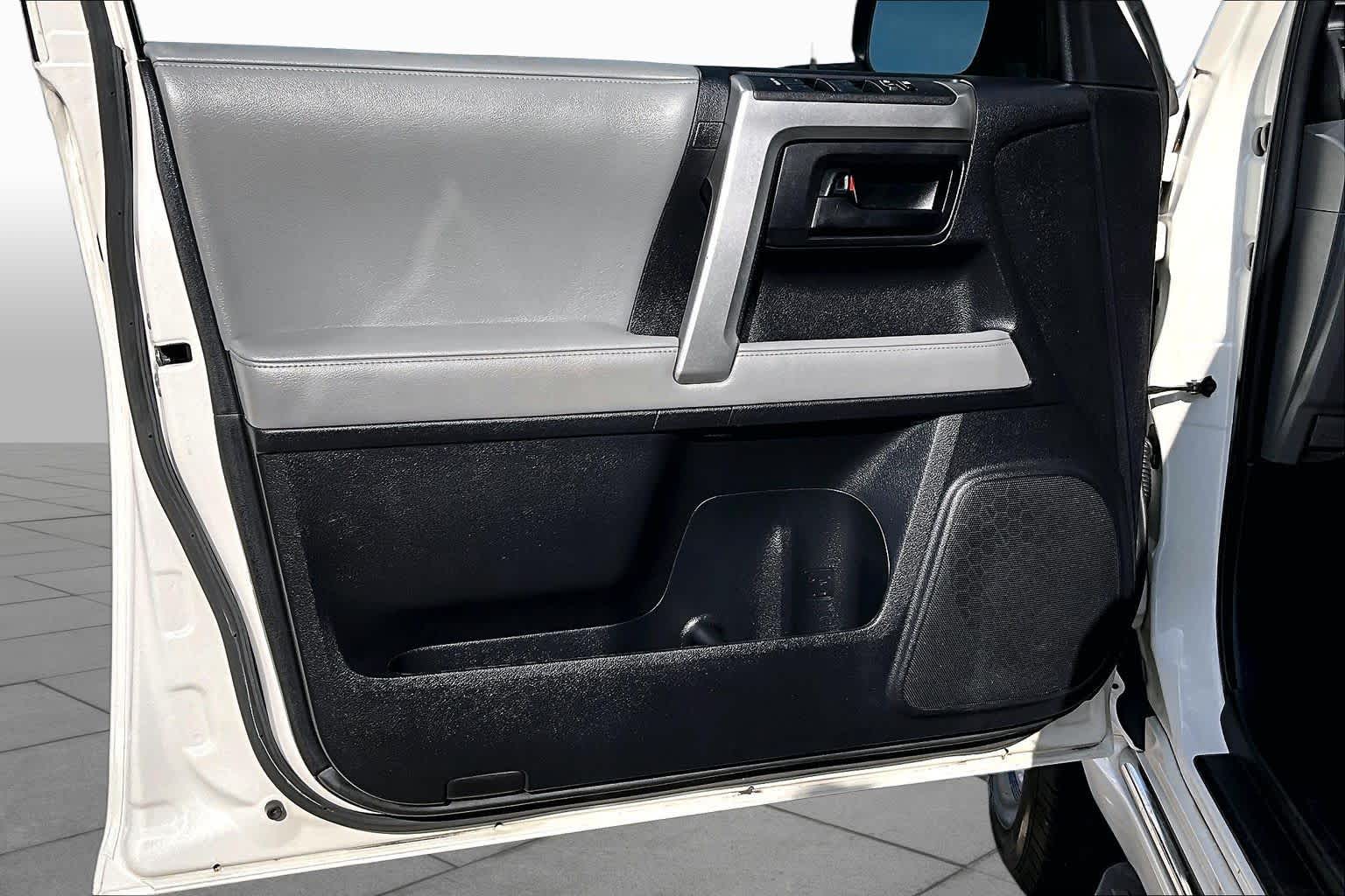 2011 Toyota 4Runner SR5 Blizzard Pearl at Beck & Masten Kia