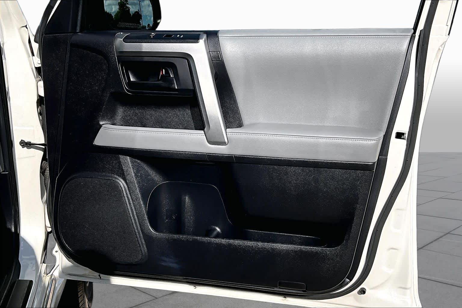 2011 Toyota 4Runner SR5 Blizzard Pearl at Beck & Masten Kia